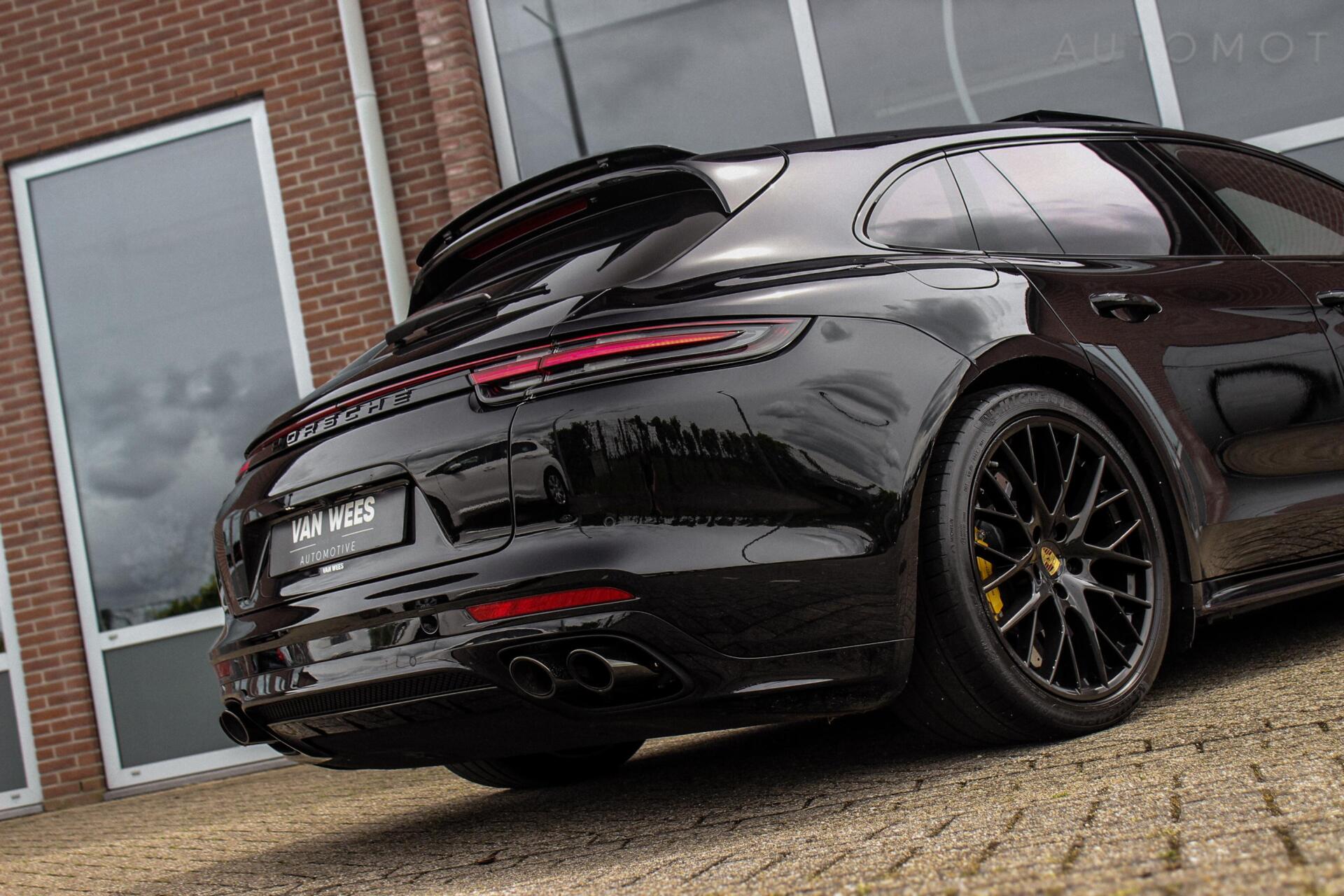 Foto van Porsche Panamera Turbo S E-hybrid