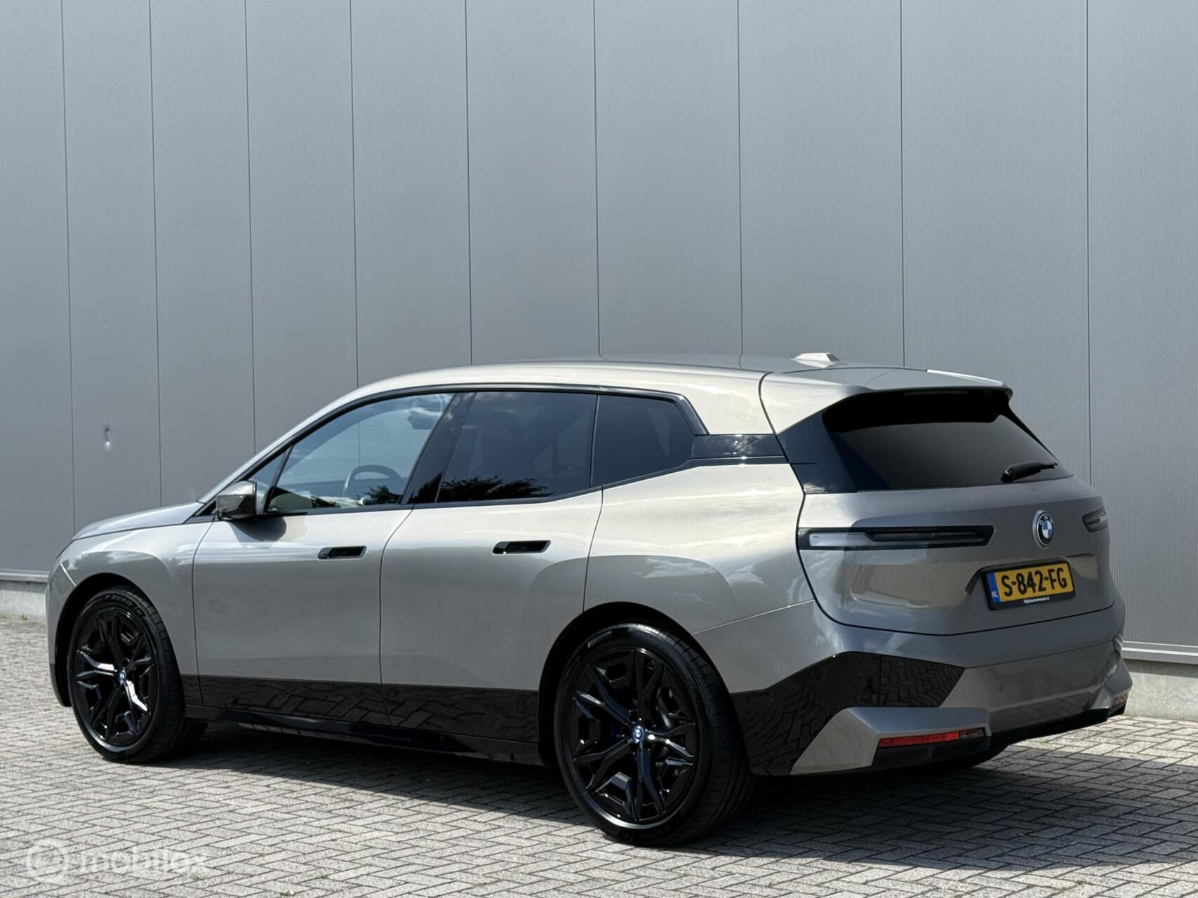 Foto van BMW Ix Xdrive40
