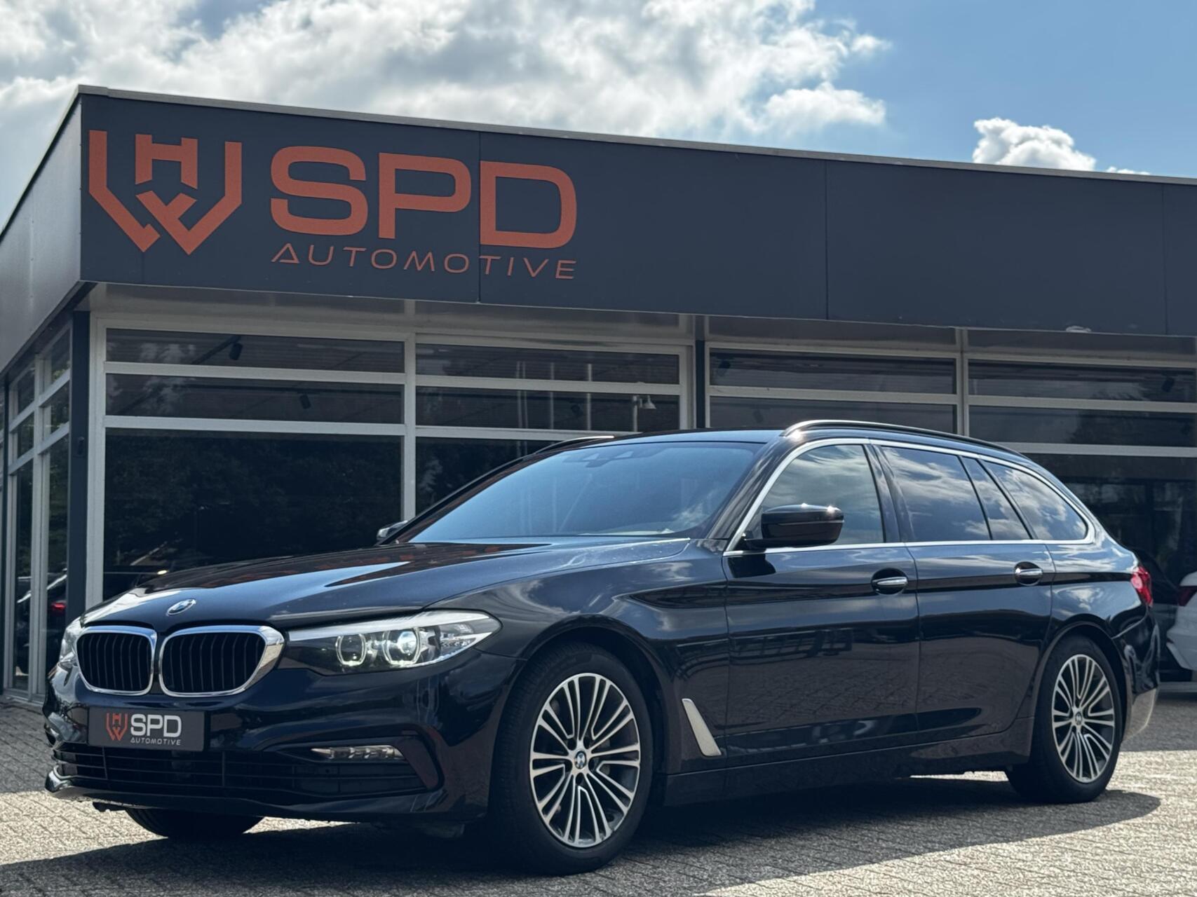 BMW 530i 530i High Executiv|Sport-Line|Trekha|LED 2018 - voorkant