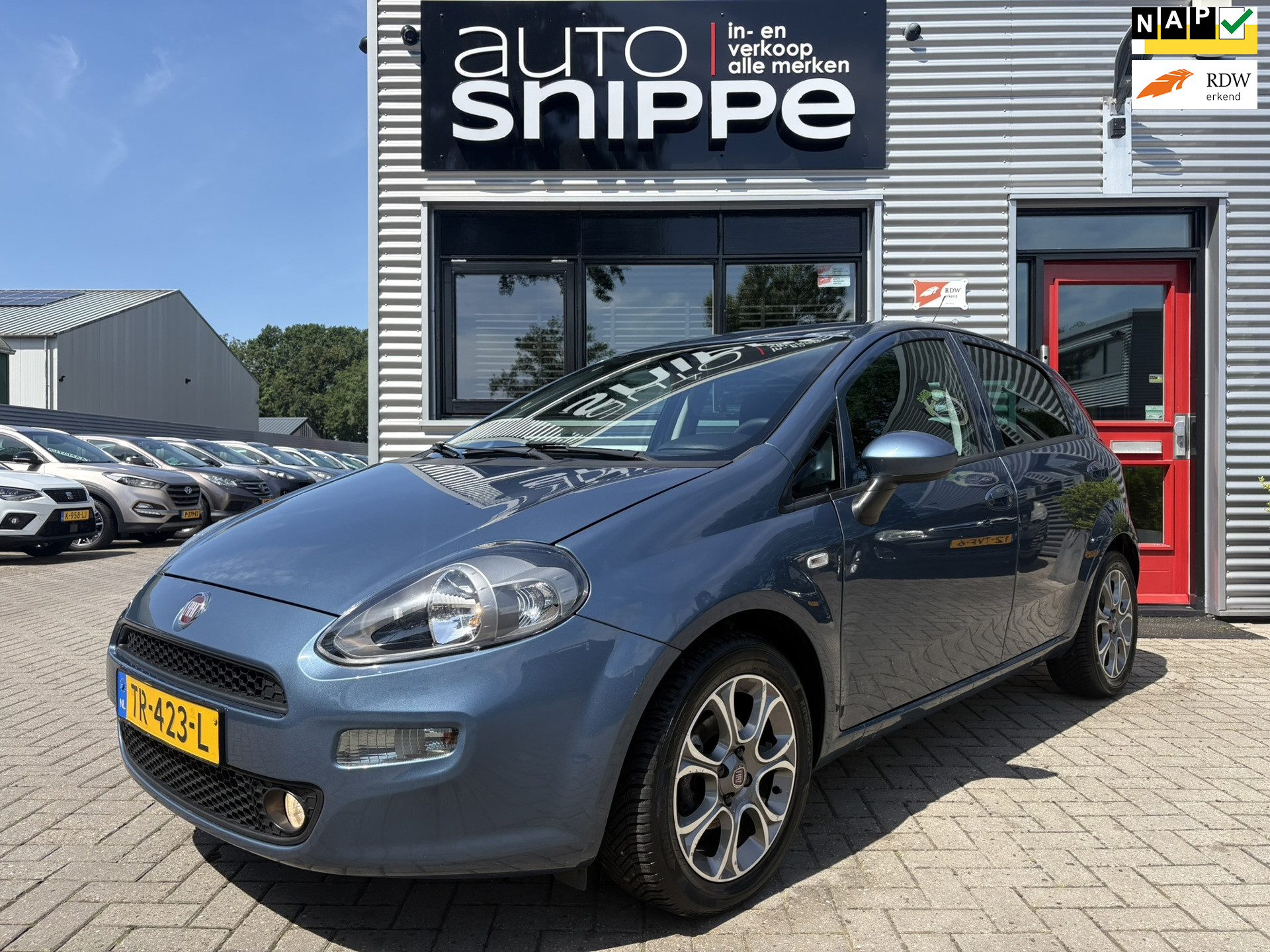 Fiat Fiat Punto 0.9 TwinAir Sempre -5DRS.-CLIMA-CRUISECONTROL-NAVI-TREKHAAK-BLUETOOTH-LICHTMETALEN VELGEN-ORIGINEEL NEDERLANDS!- 2018 - voorkant