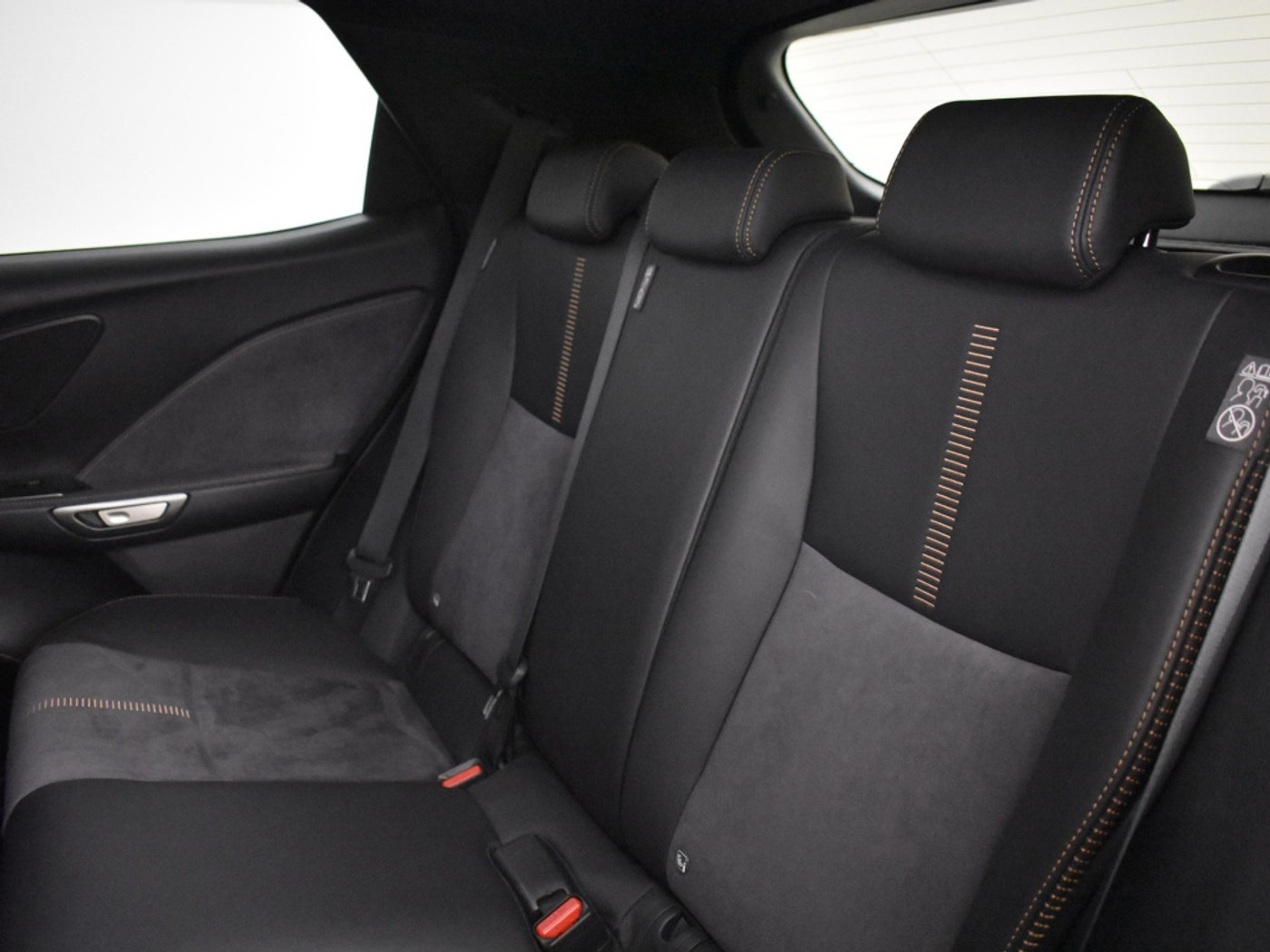Foto van Lexus Lexus LBX