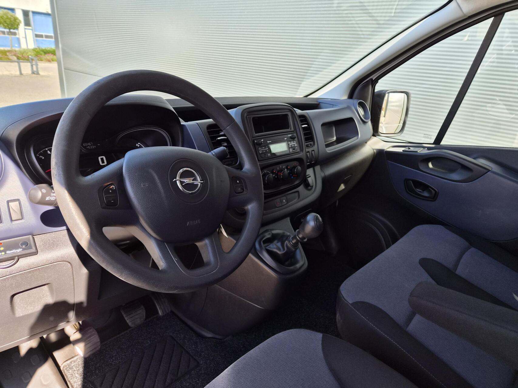 Foto van Opel Vivaro-b