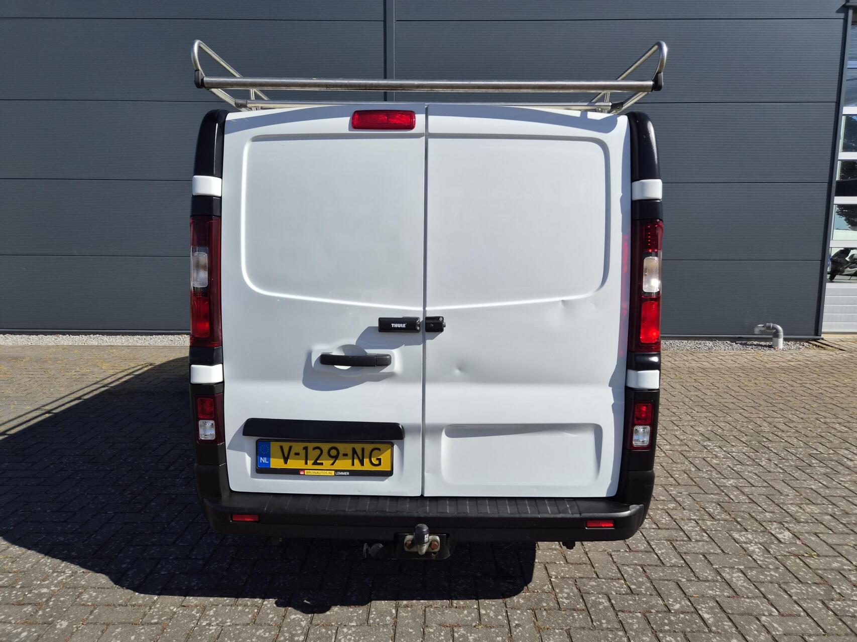 Foto van Opel Vivaro-b