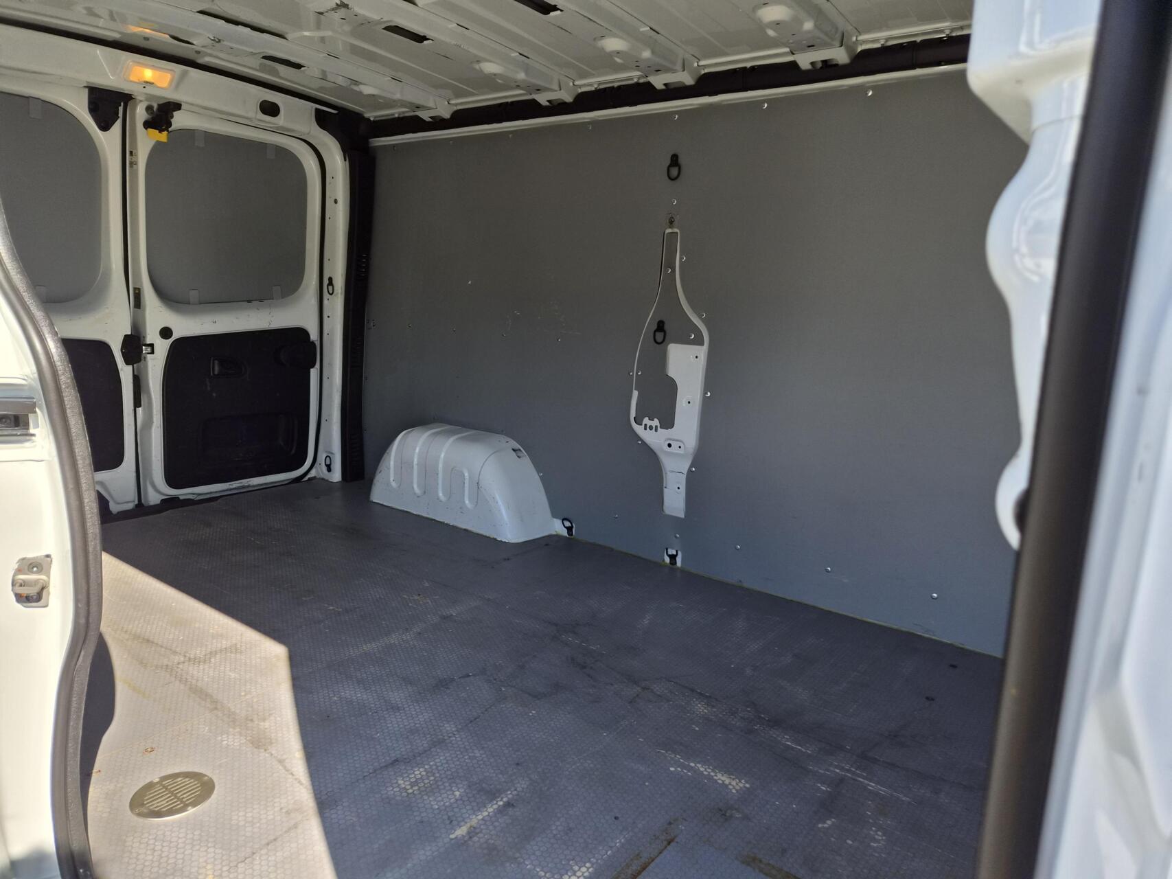 Foto van Opel Vivaro-b