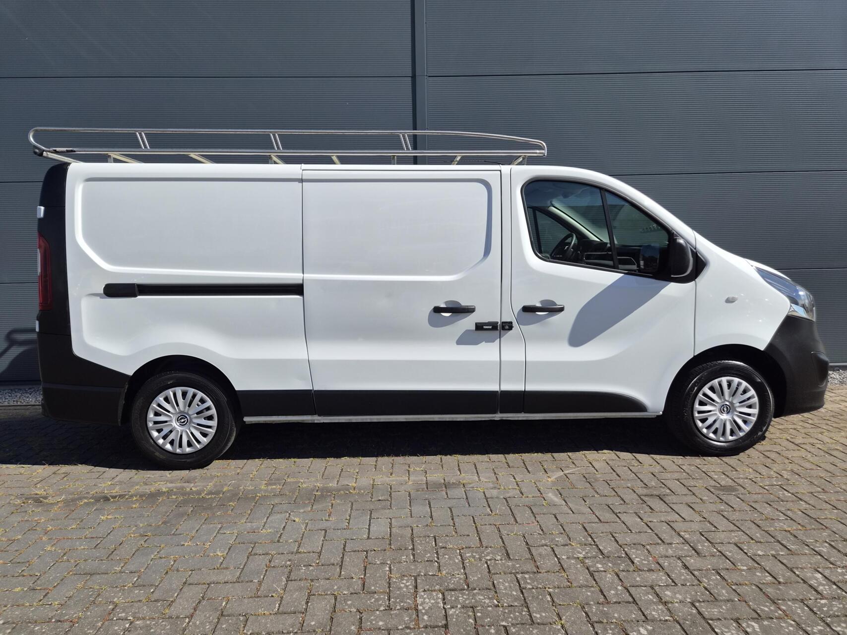 Foto van Opel Vivaro-b