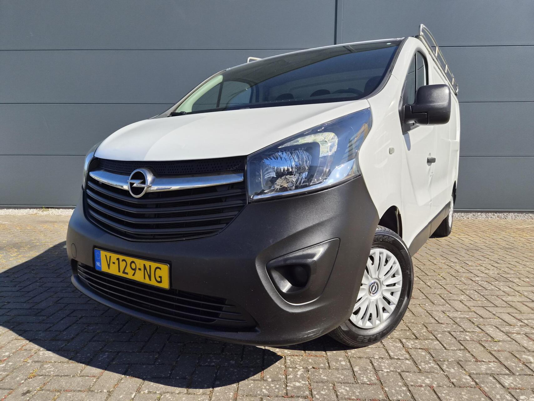 Foto van Opel Vivaro-b