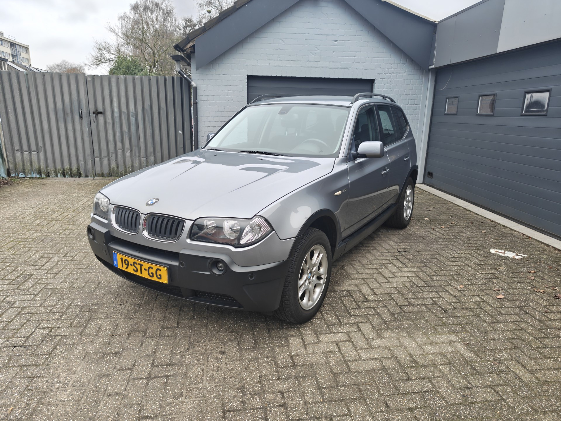 BMW X Reihe 2.0i Executive,Climate control,Cruise control,Stoelverwarming,Isofix,Afneembare trekhaak,Parking system 2006 - voorkant