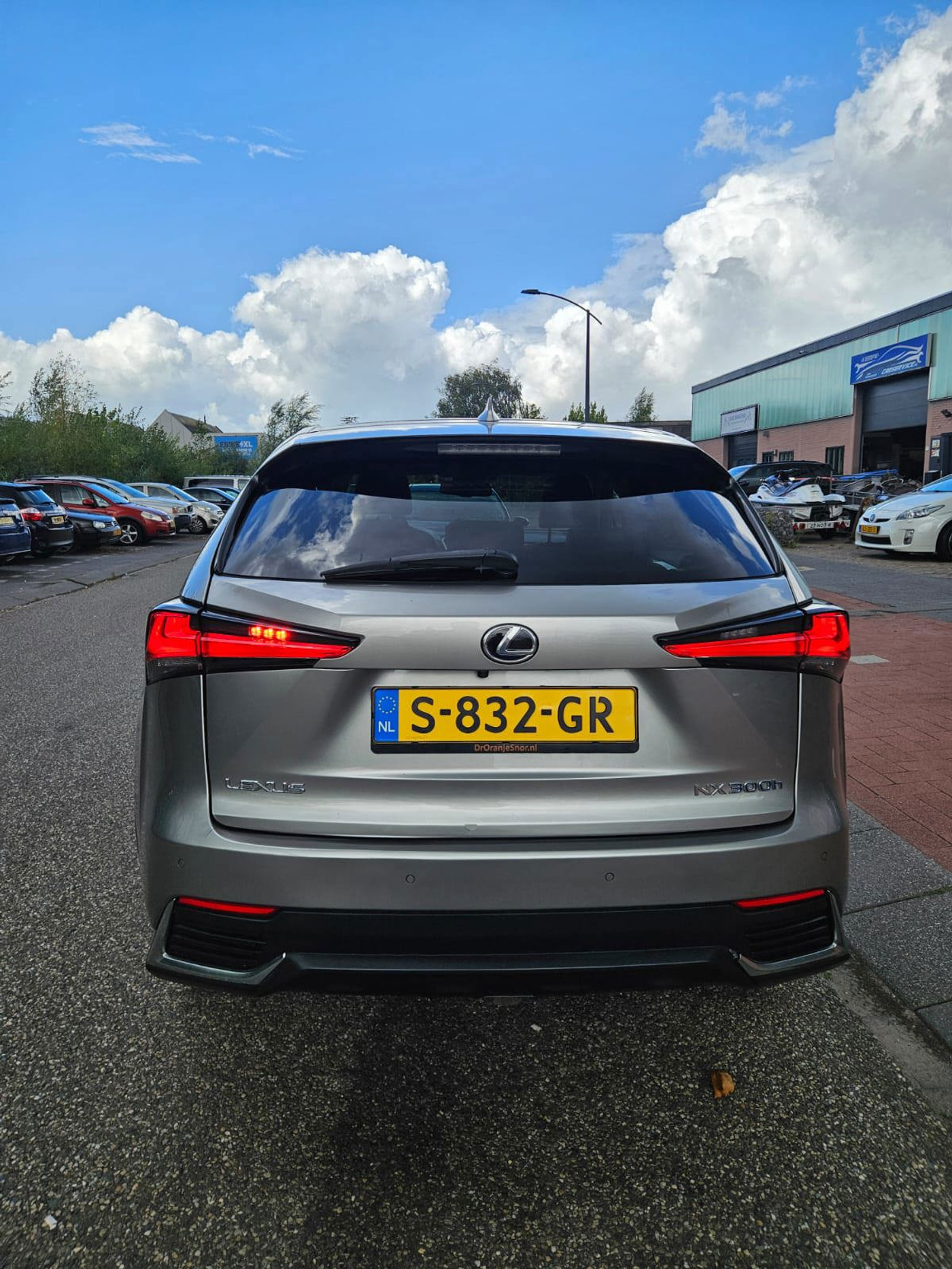 Foto van Lexus Lexus Nx300h