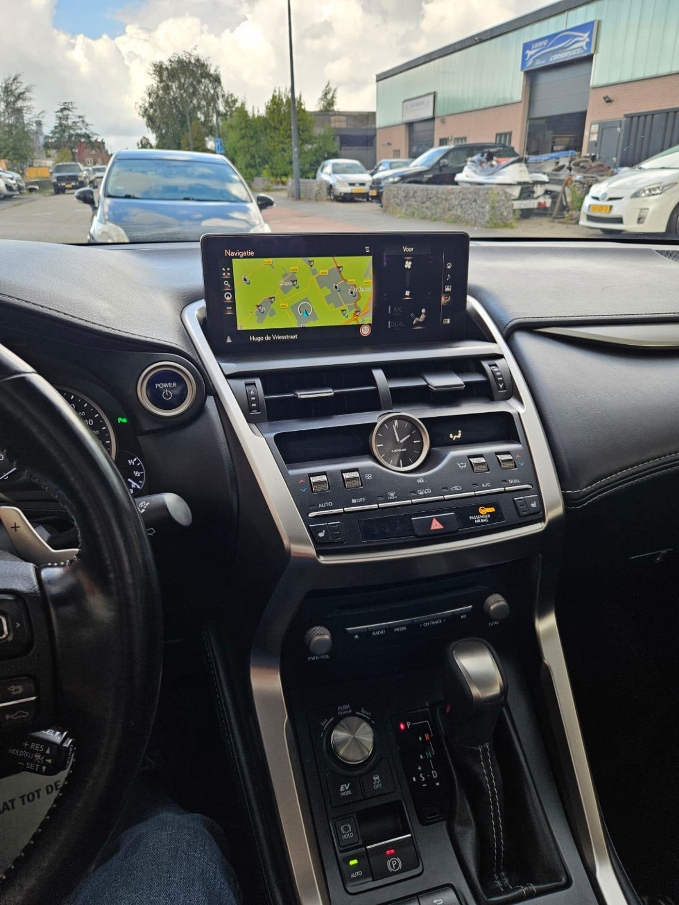 Foto van Lexus Lexus Nx300h