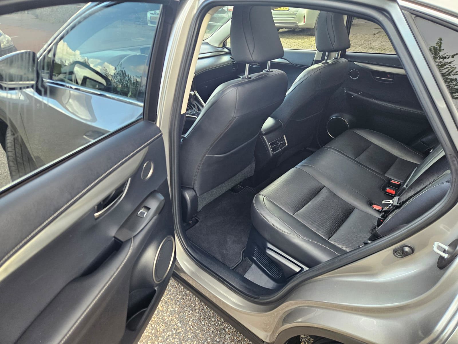 Foto van Lexus Lexus Nx300h