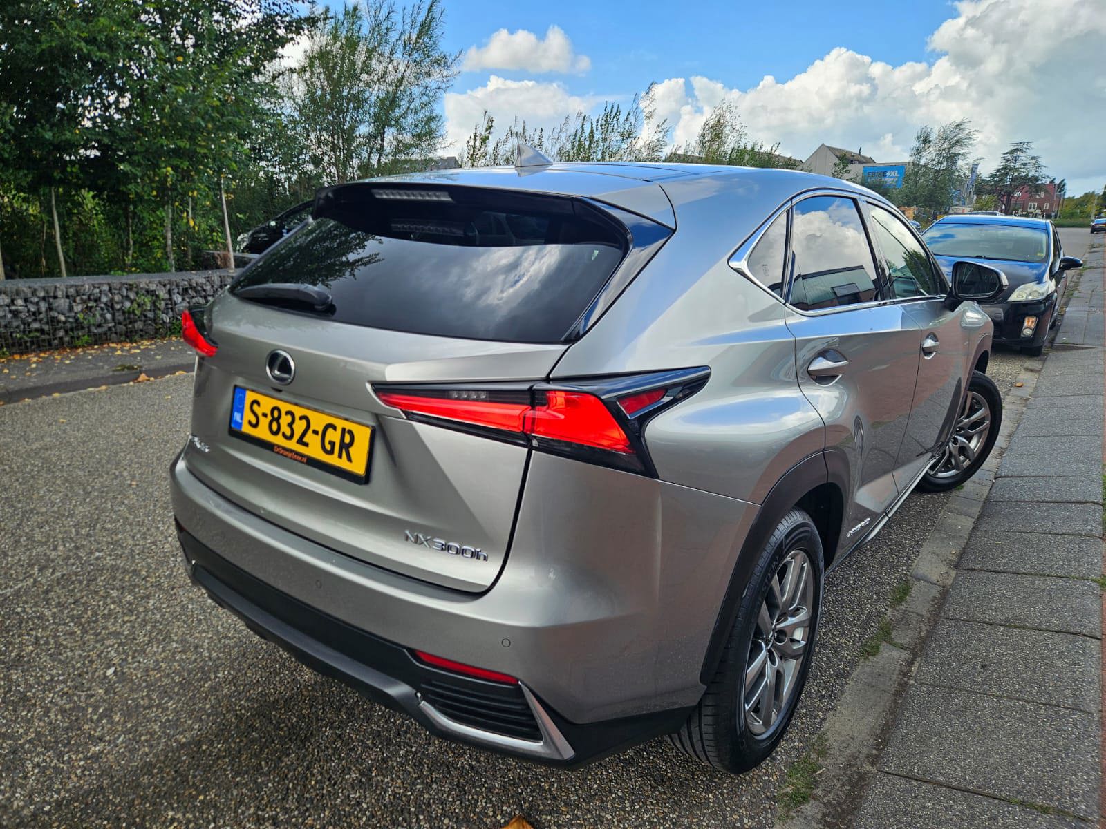 Foto van Lexus Lexus Nx300h