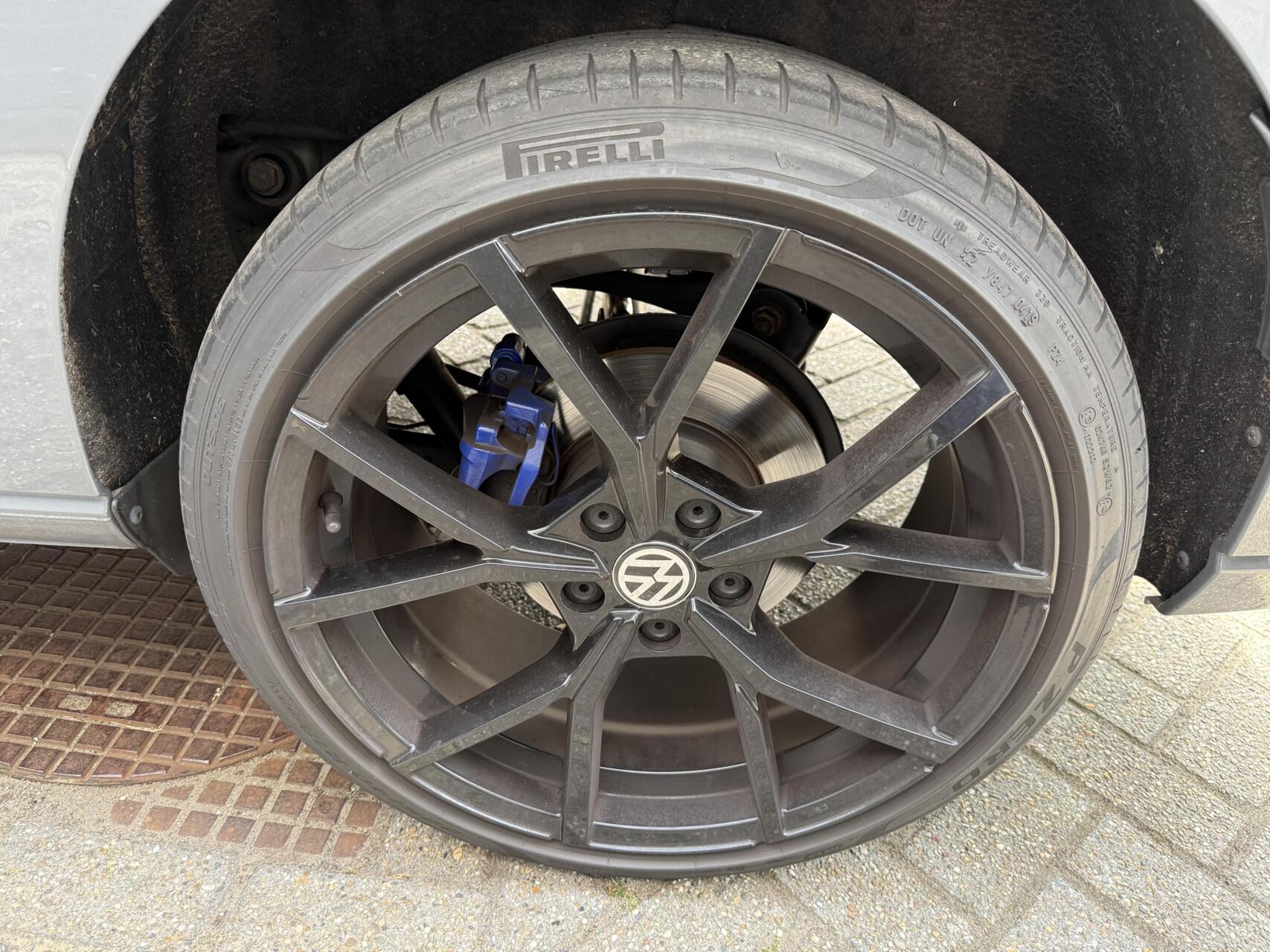 Foto van Volkswagen Caddy Modified Partition Wall