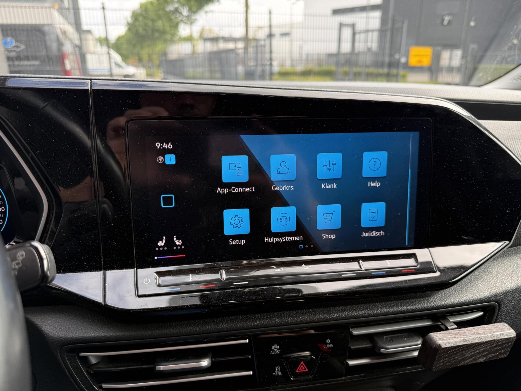 Foto van Volkswagen Caddy Modified Partition Wall