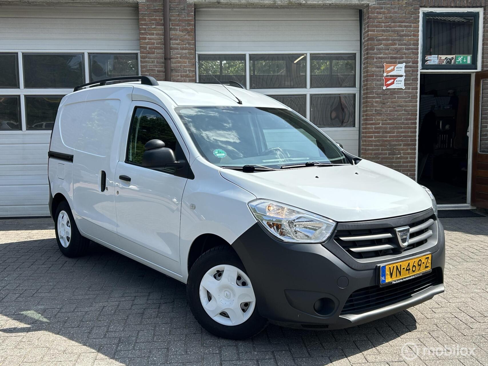 Dacia Dokker 1.6 MPI 100pk | BENZINE | 79.000kM! 2015 - voorkant