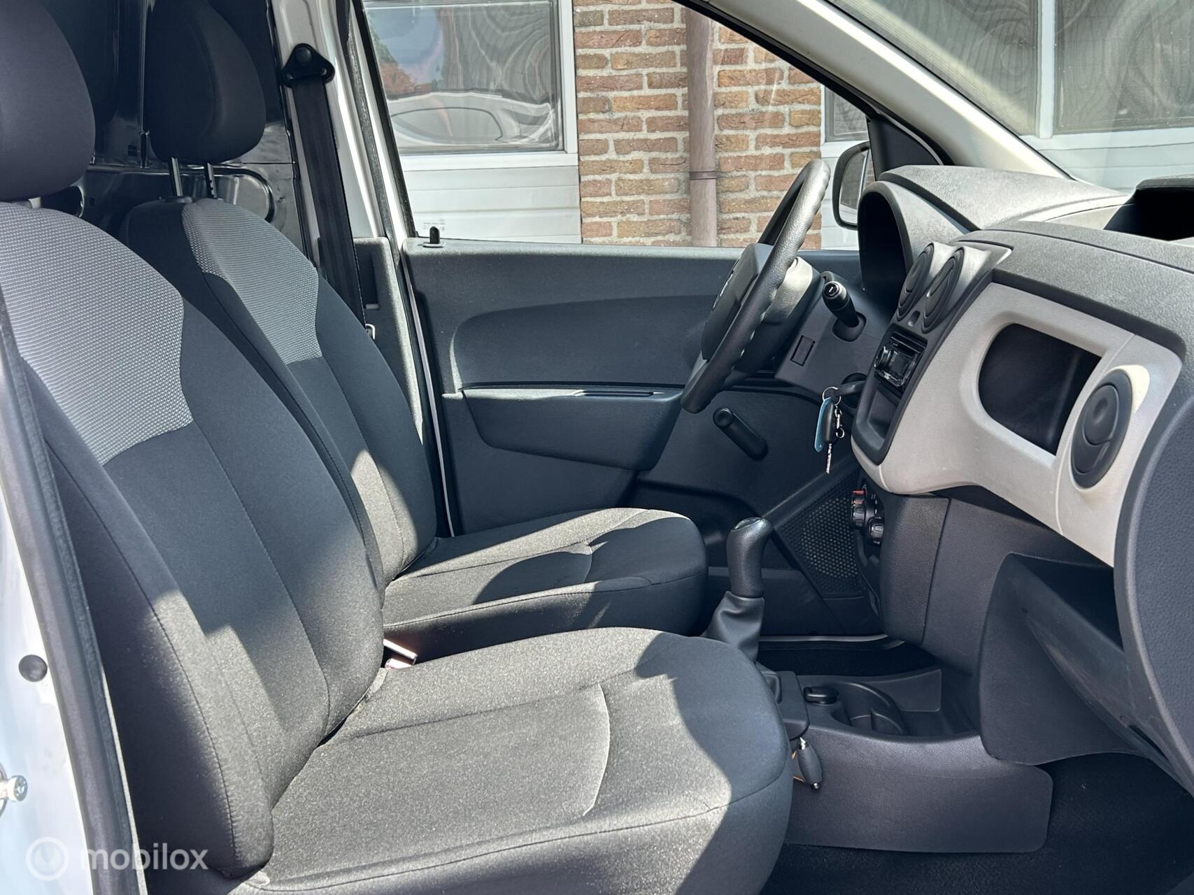 Foto van Dacia Dokker