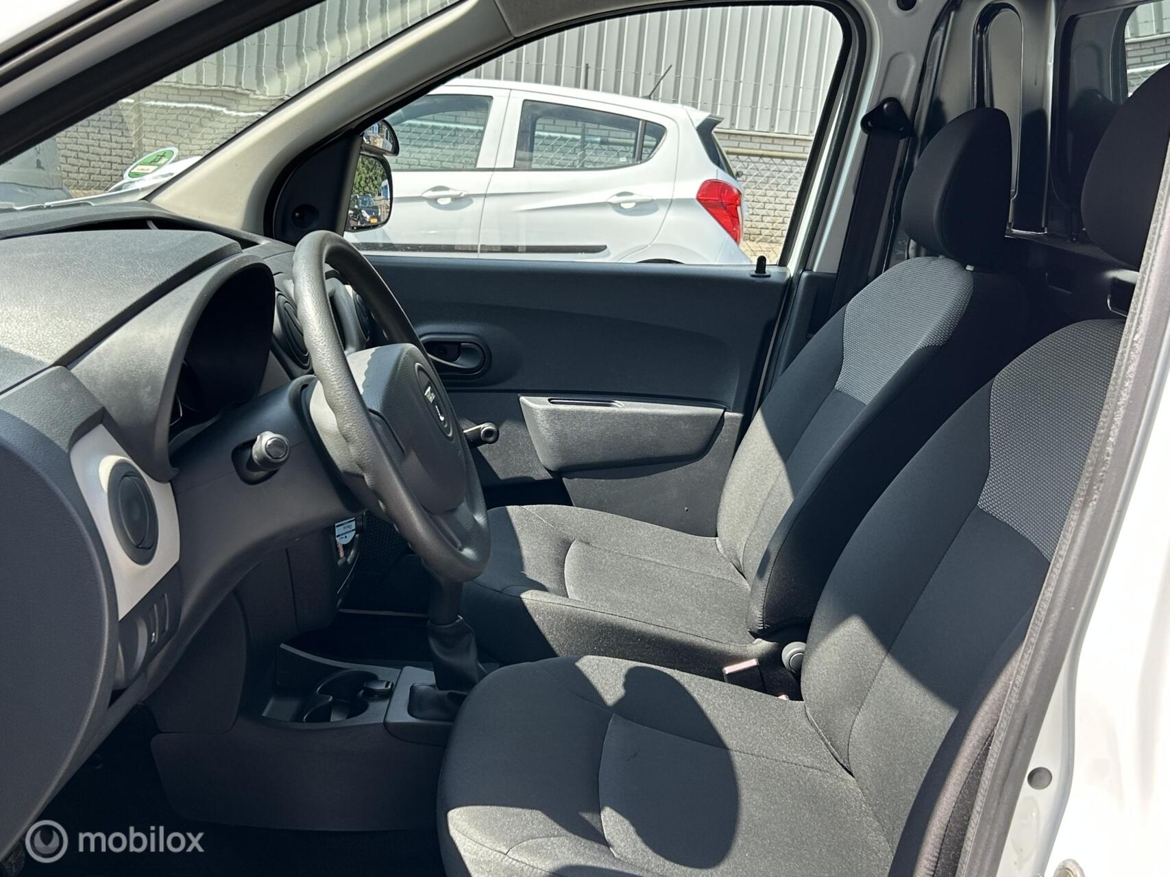 Foto van Dacia Dokker