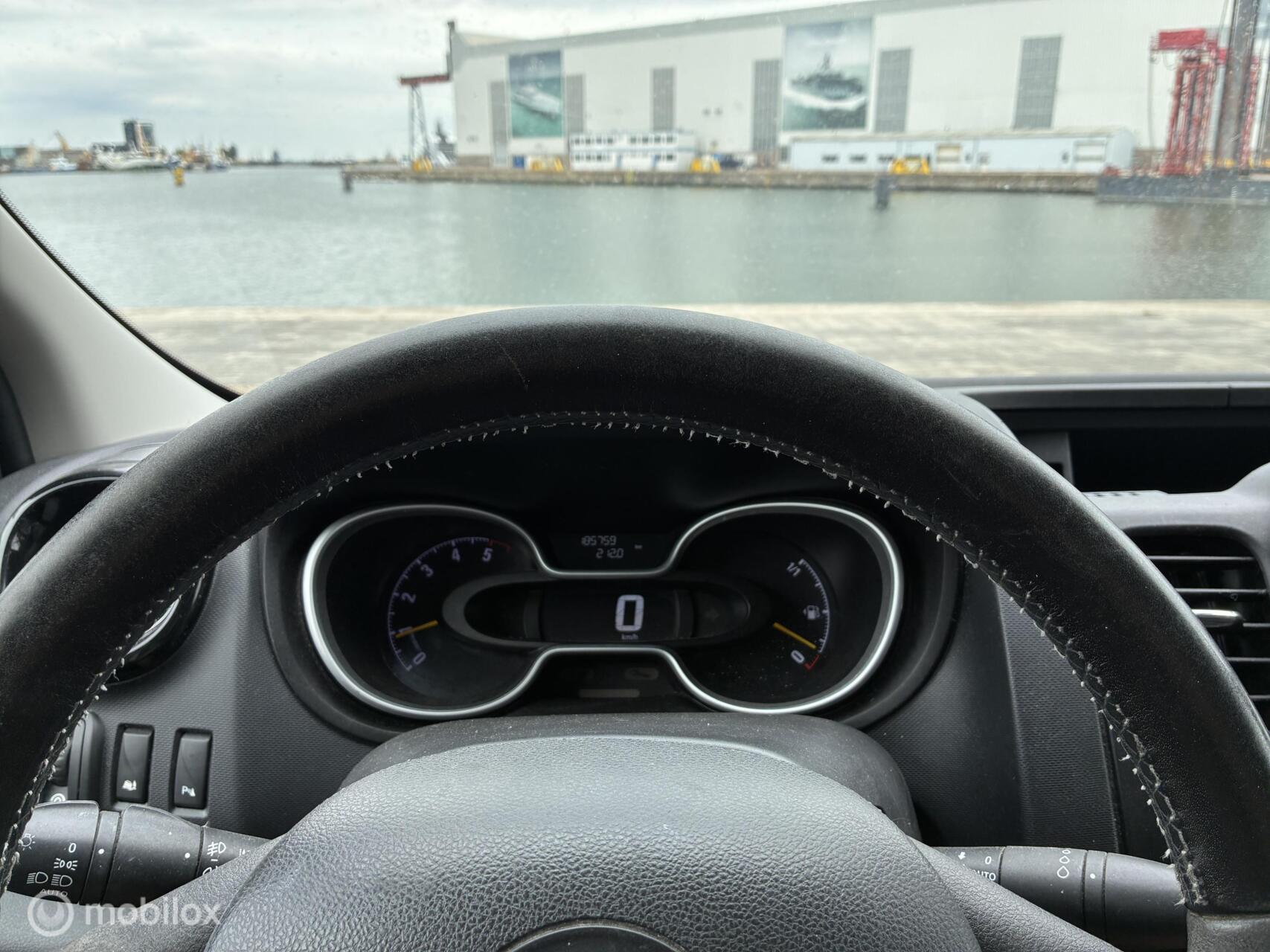 Foto van Opel Vivaro-b