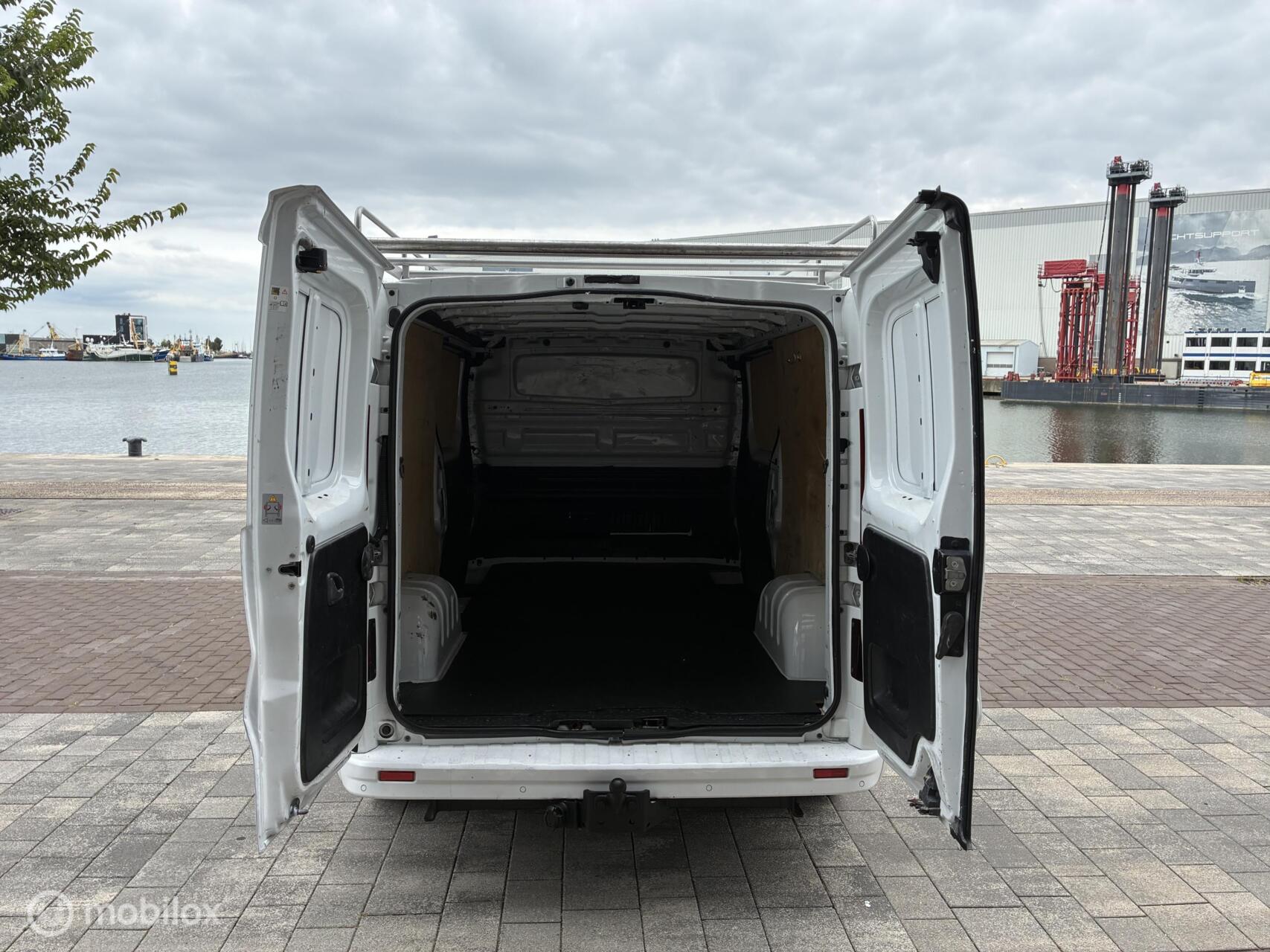 Foto van Opel Vivaro-b