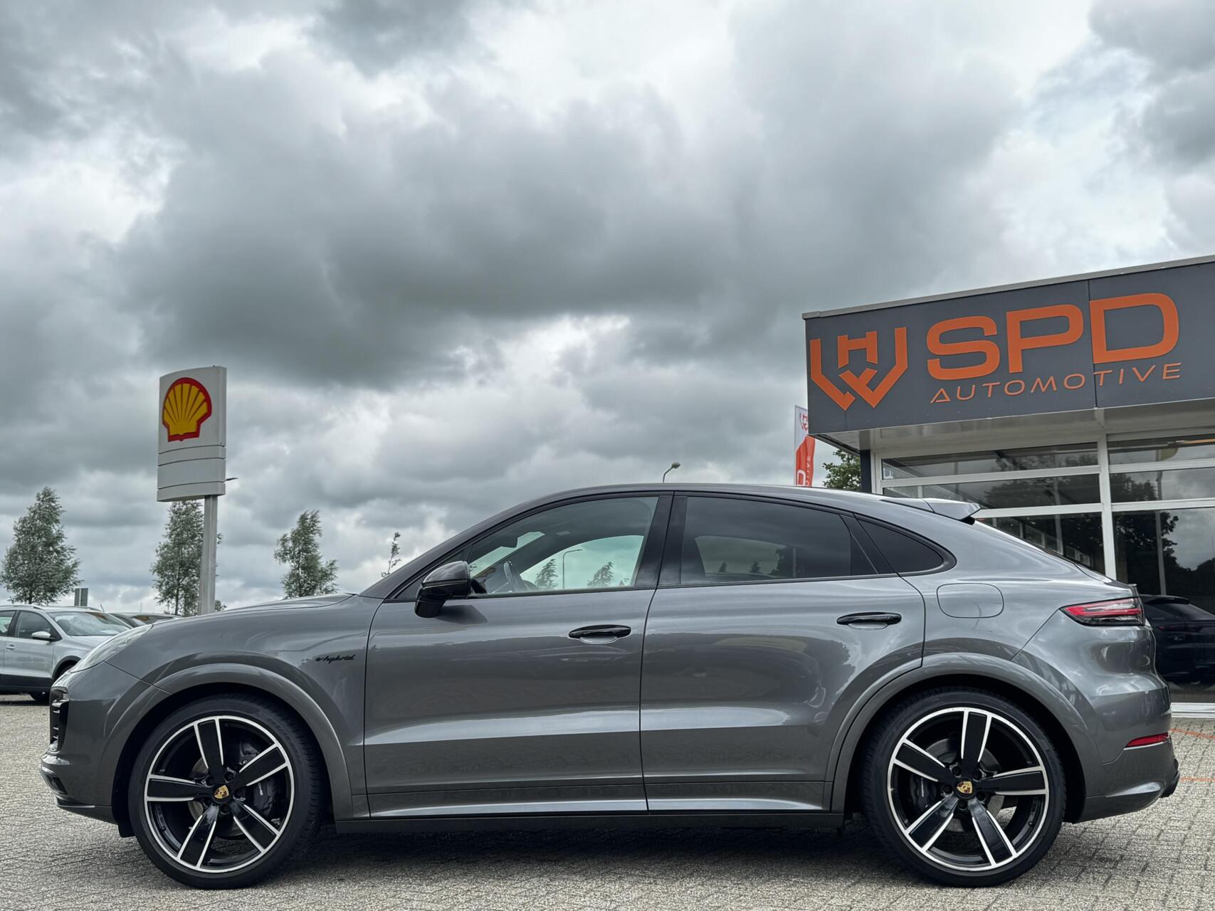 Foto van Porsche Cayenne E-hybrid