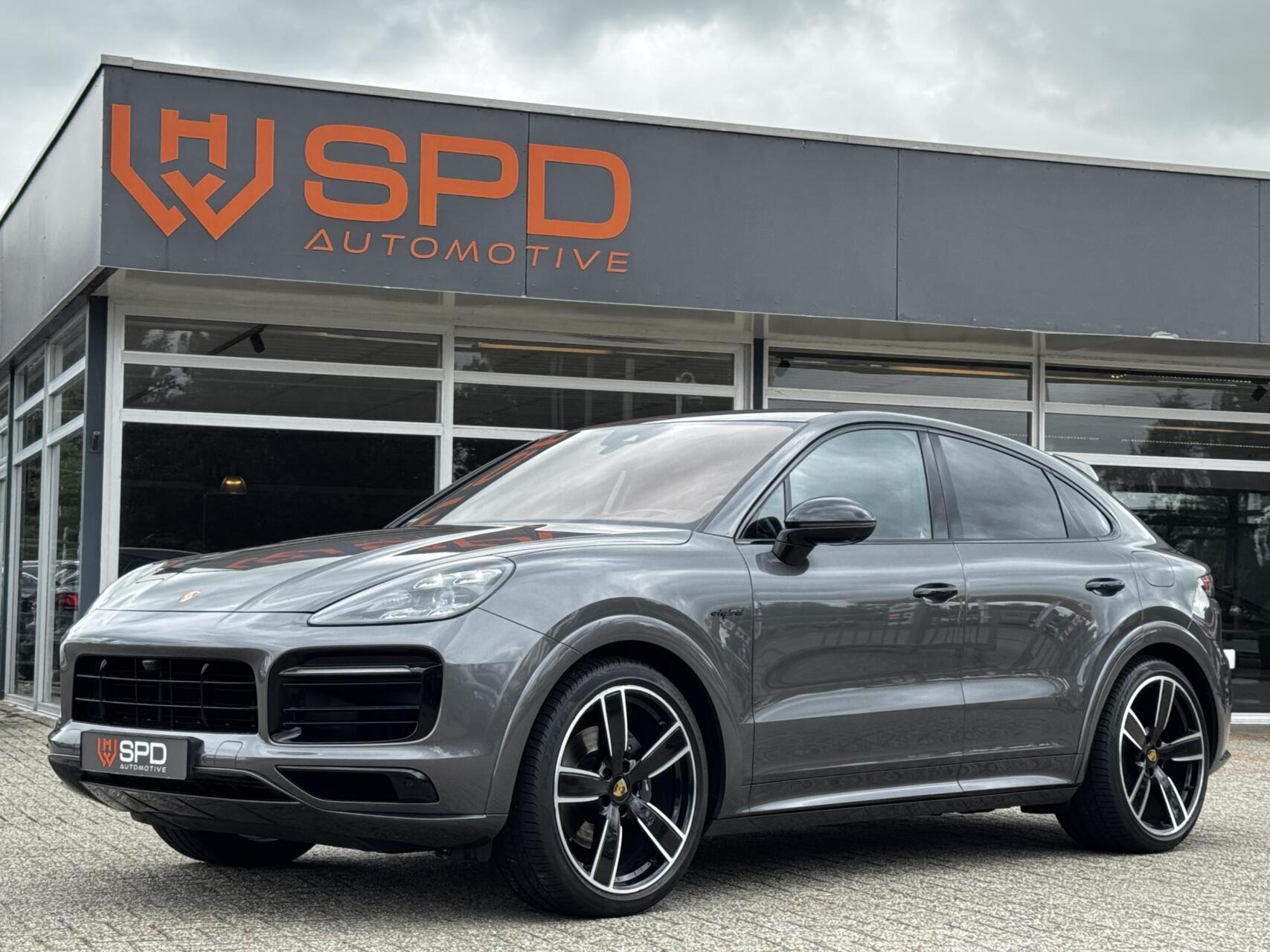Porsche Cayenne E-hybrid 3.0 E-Hybrid|Matrix|Pano|lucht|HUD|22 2020 - voorkant
