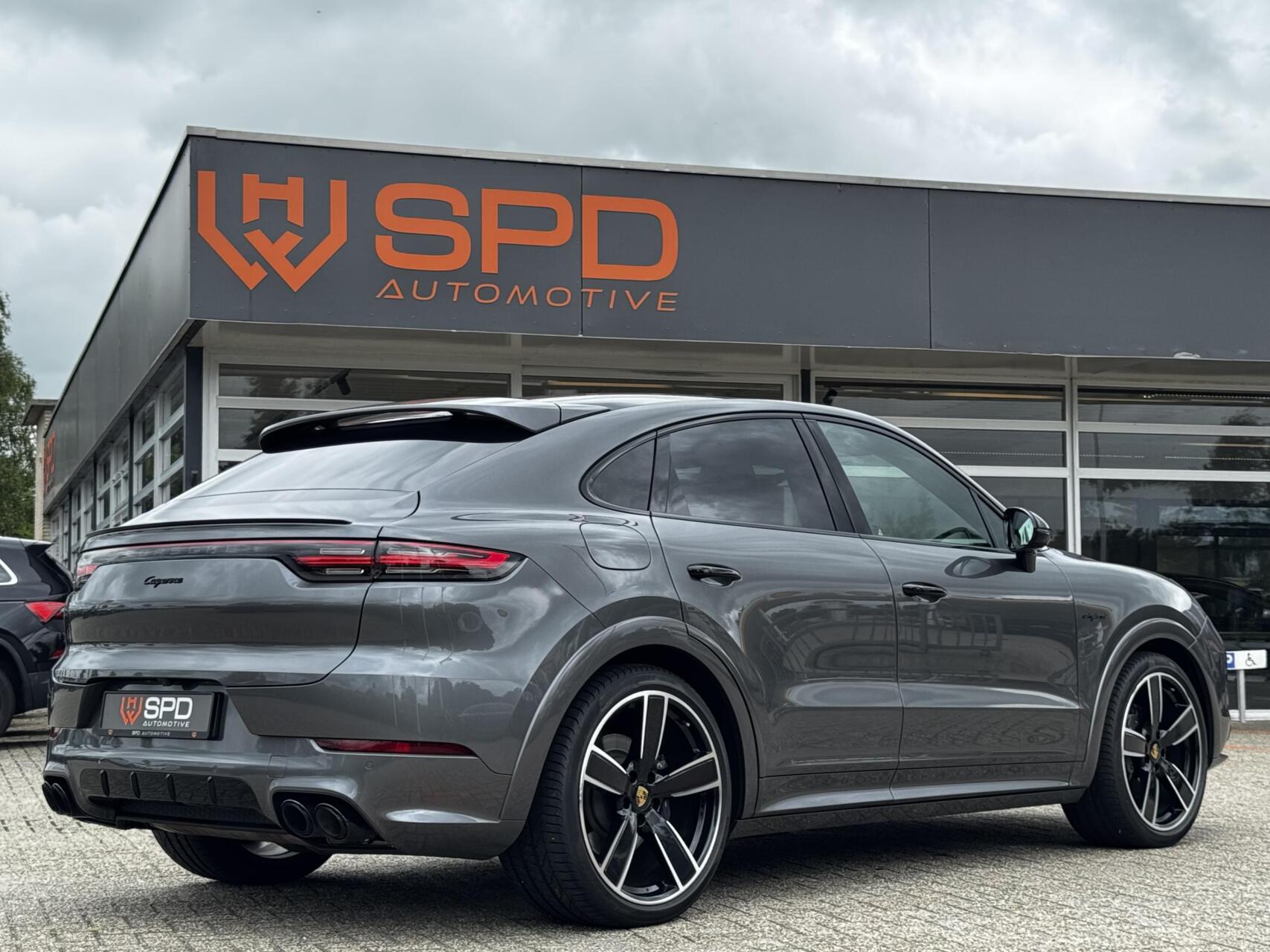 Foto van Porsche Cayenne E-hybrid