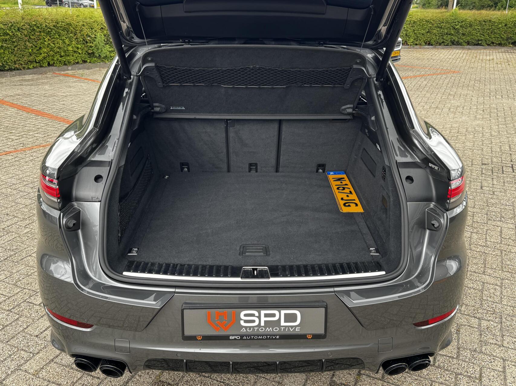 Foto van Porsche Cayenne E-hybrid