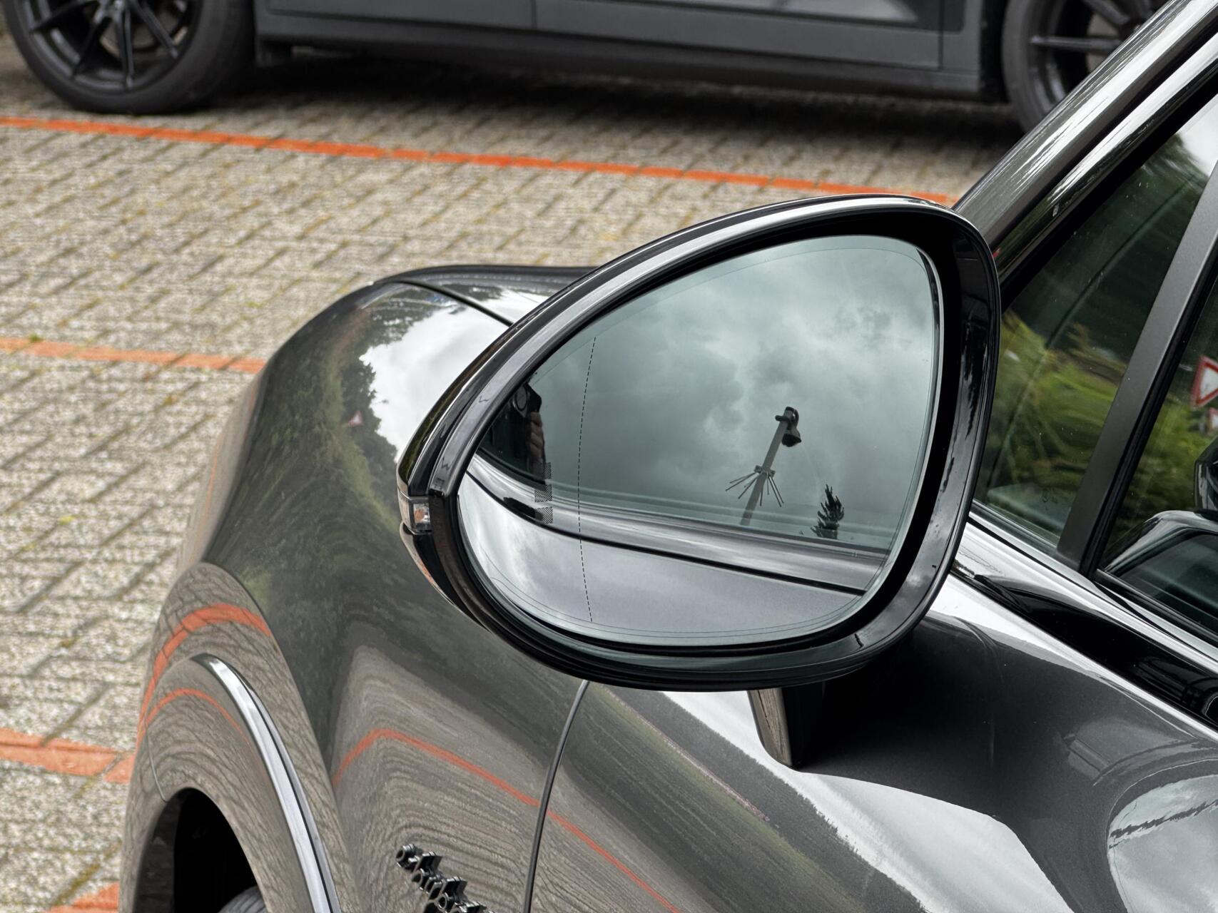 Foto van Porsche Cayenne E-hybrid
