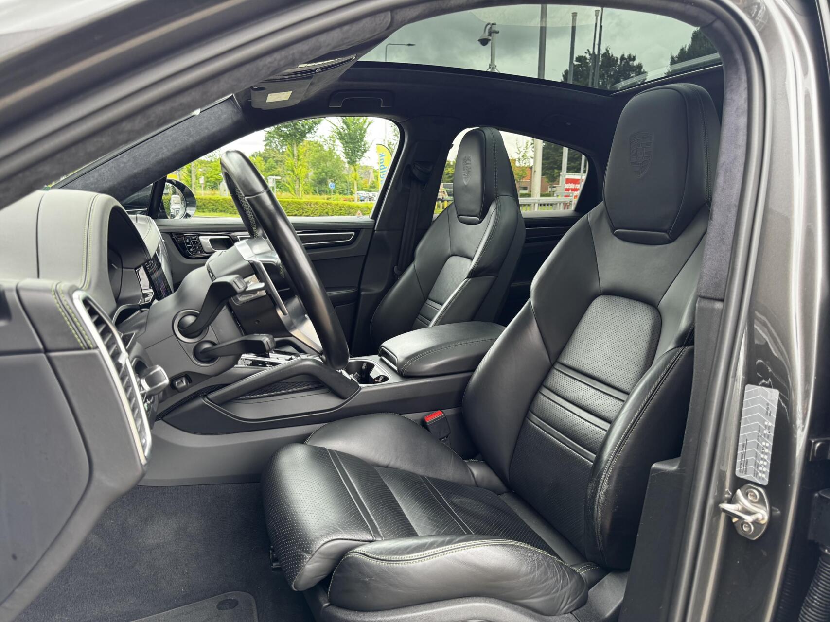 Foto van Porsche Cayenne E-hybrid
