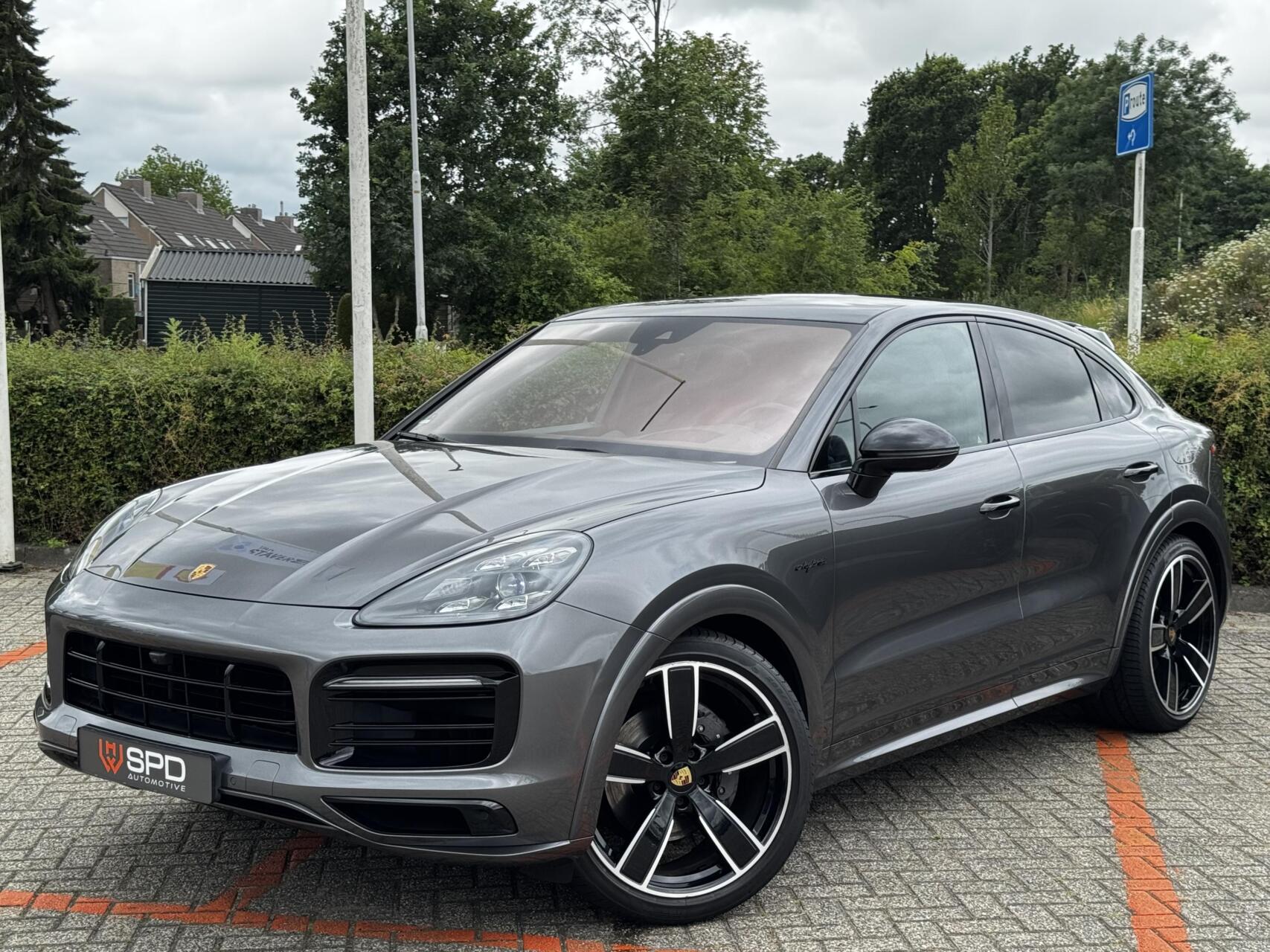 Foto van Porsche Cayenne E-hybrid