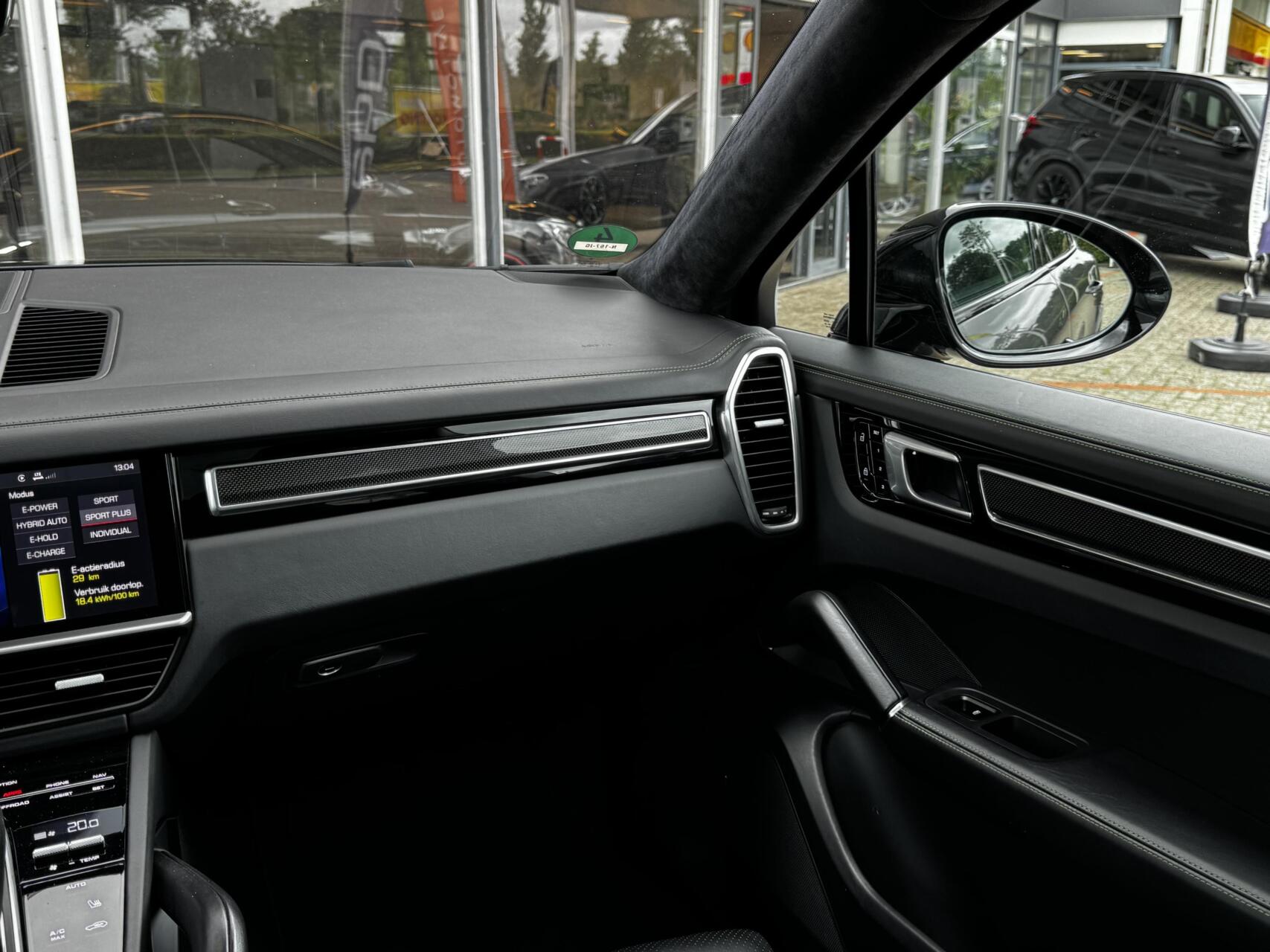 Foto van Porsche Cayenne E-hybrid