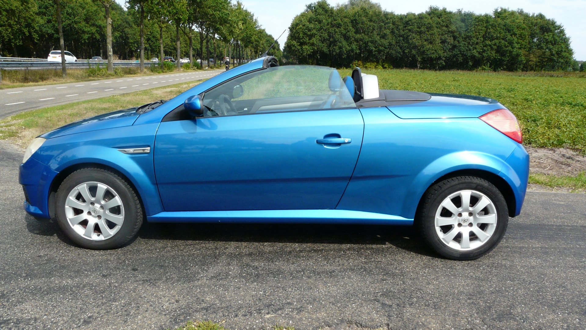 Foto van Opel Tigra