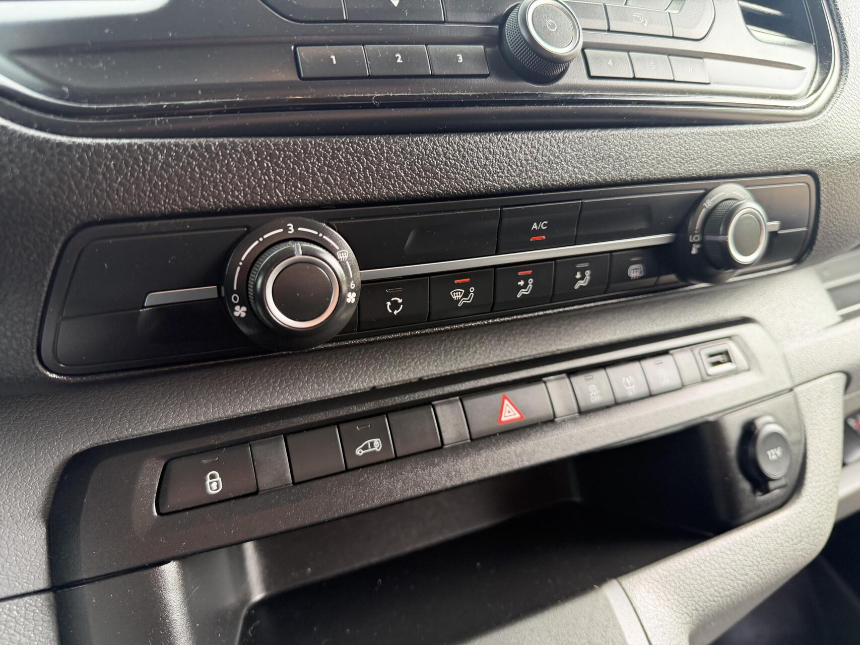 Foto van Opel Vivaro