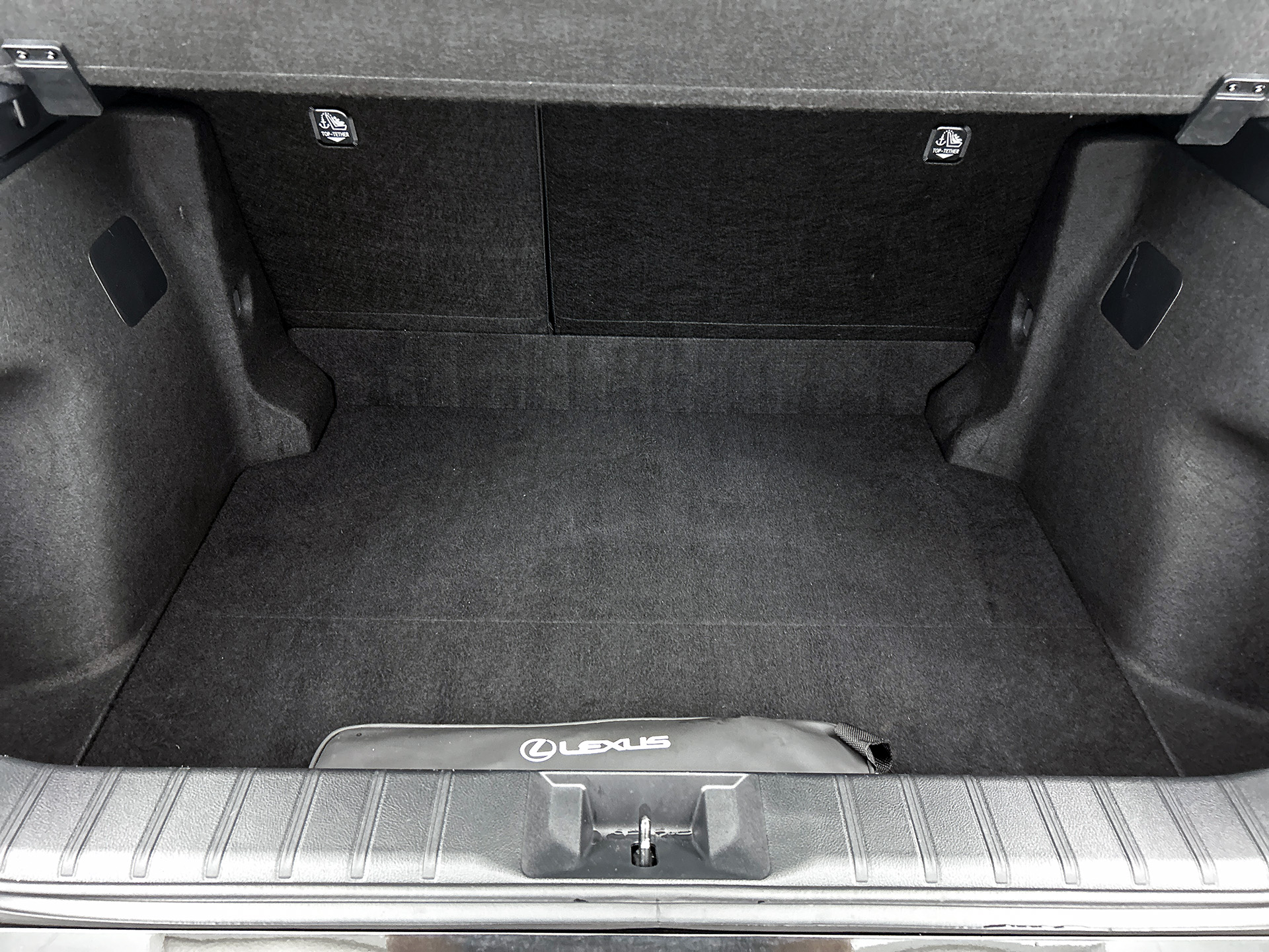 Foto van Lexus Lexus LBX