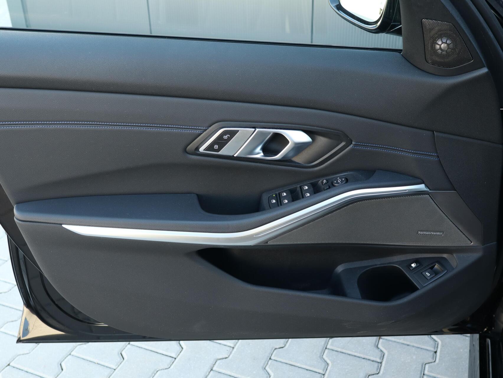 Foto van BMW 330e