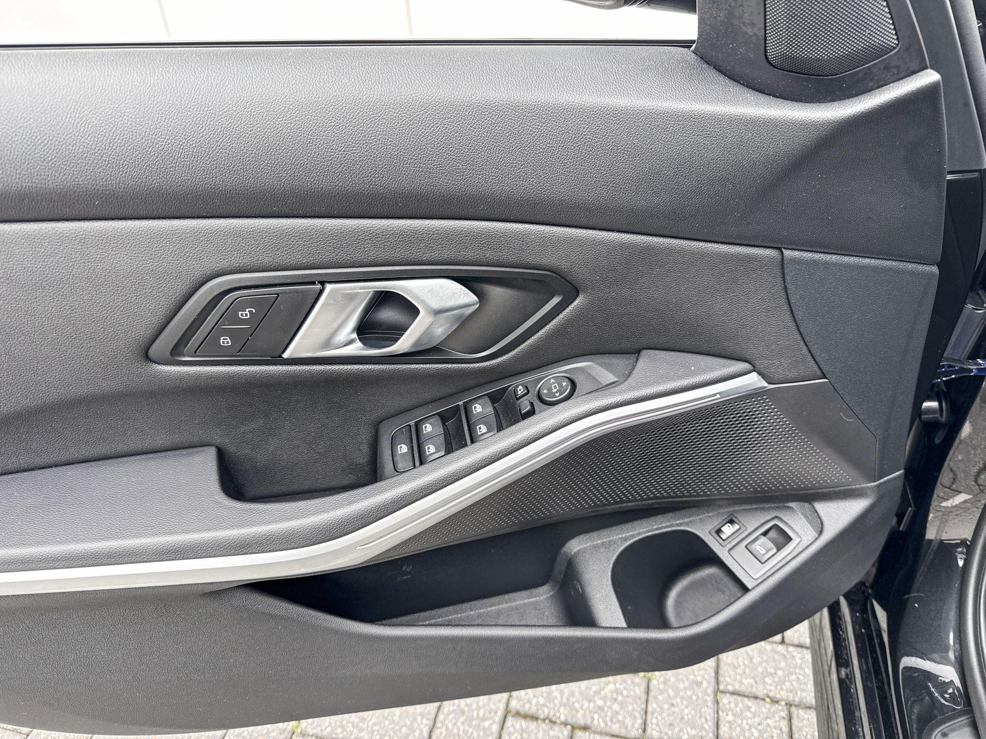 Foto van BMW 330e