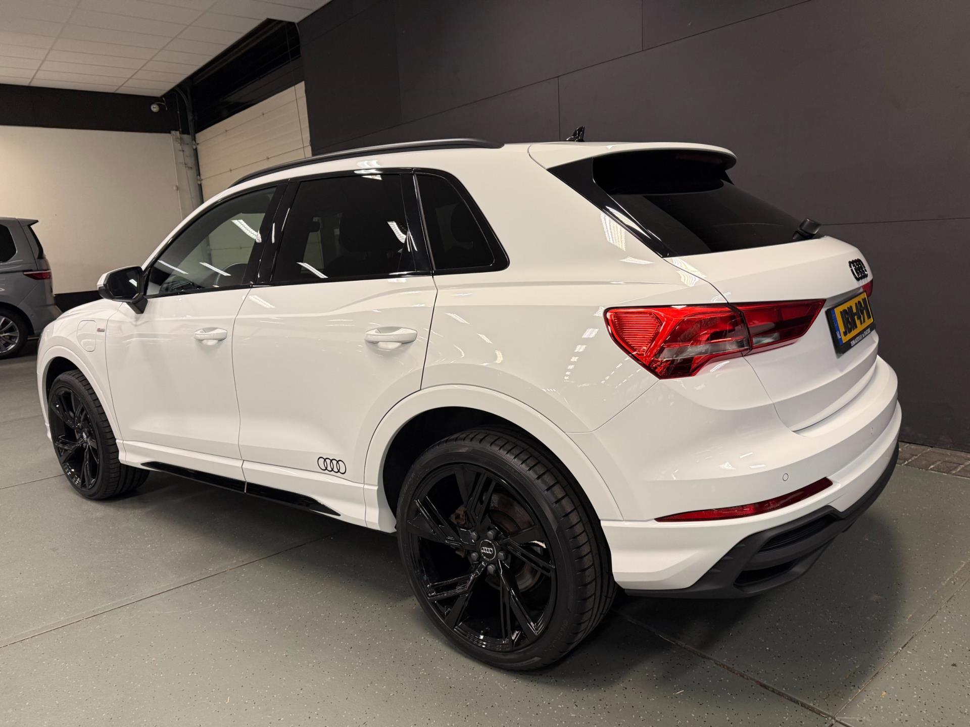 Foto van Audi Q3 E-tron
