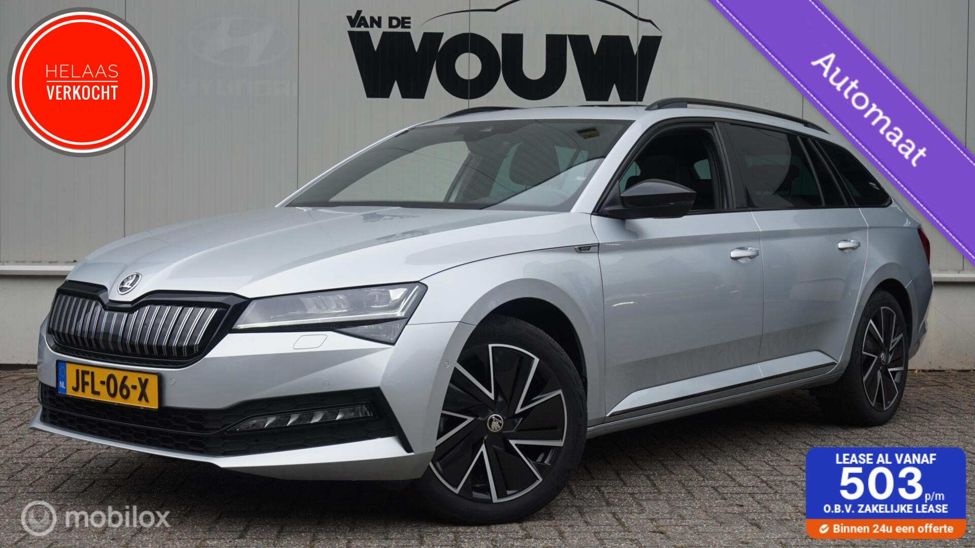 Skoda Superb Combi Combi 1.4 TSI iV SportLine PHEV 218PK Panoramadak 2023 - voorkant
