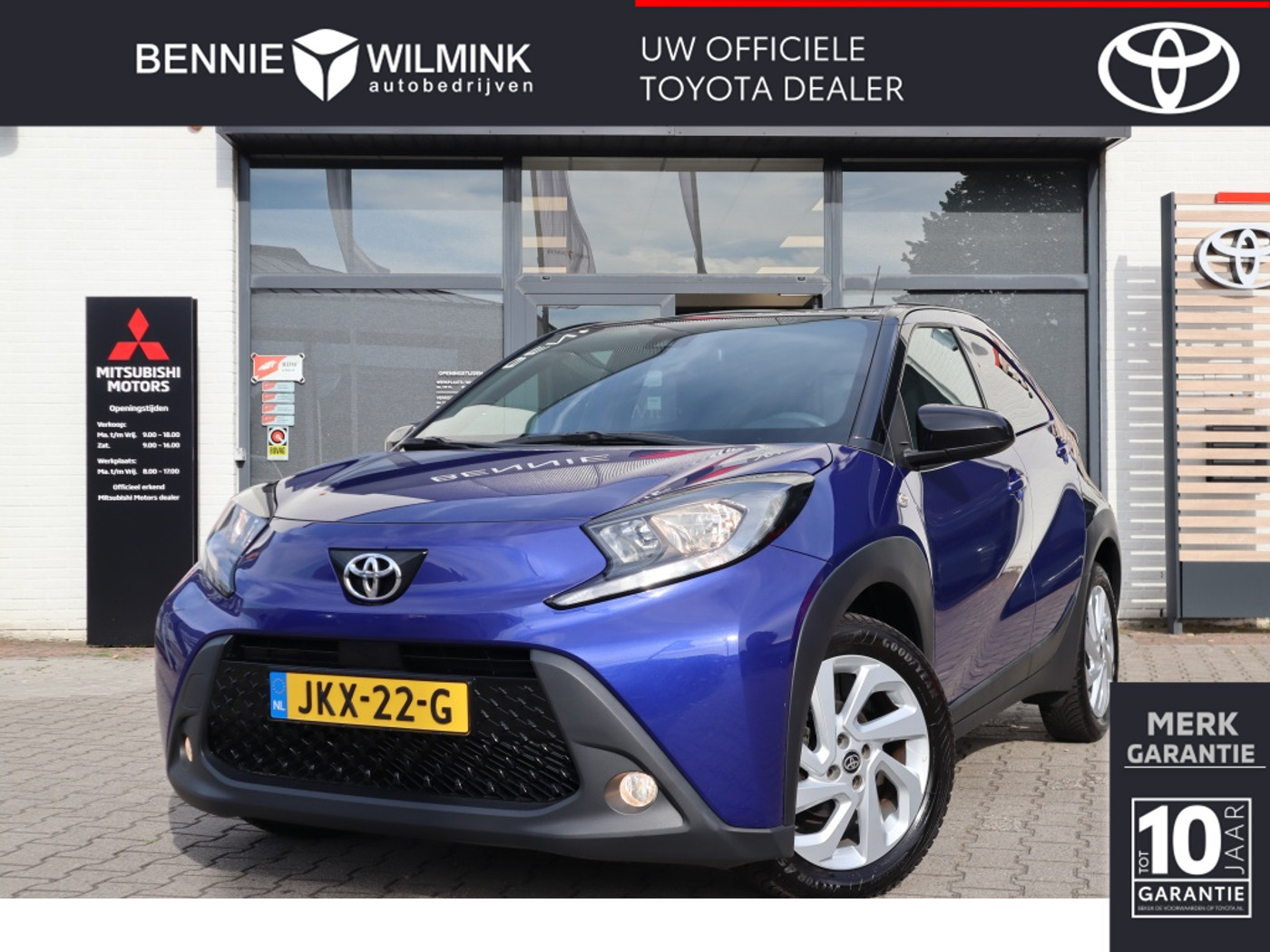 Toyota Toyota Aygo X 1.0 CVT Pulse Bi-tone Automaat | AllSeasons | Stoelverwarming 2023 - voorkant