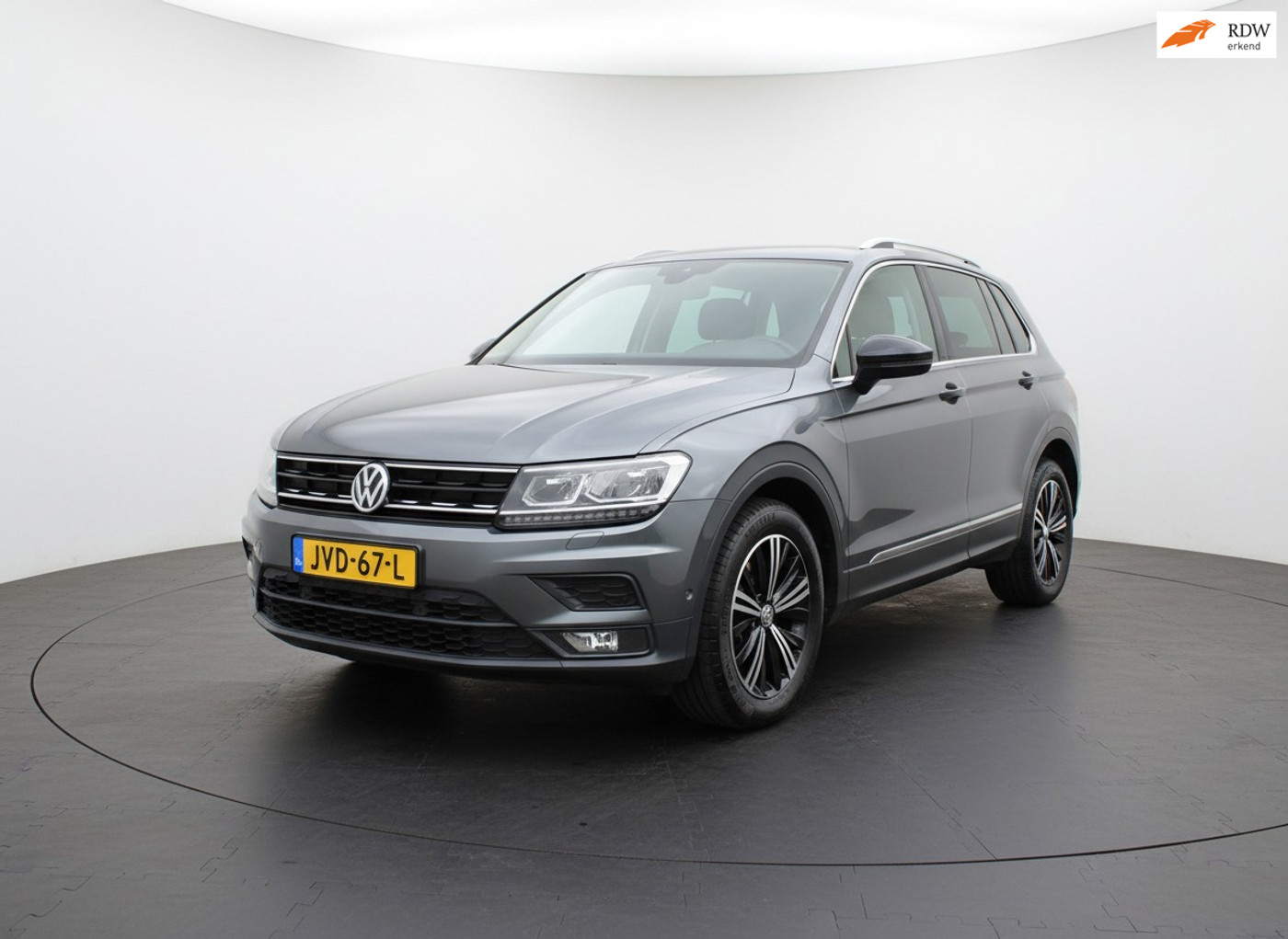 Volkswagen Tiguan 1.5 TSI ACT IQ I VIRTUAL I CARPPLAY I PANO I ACC I DSG I LED I LED I 2019 - voorkant
