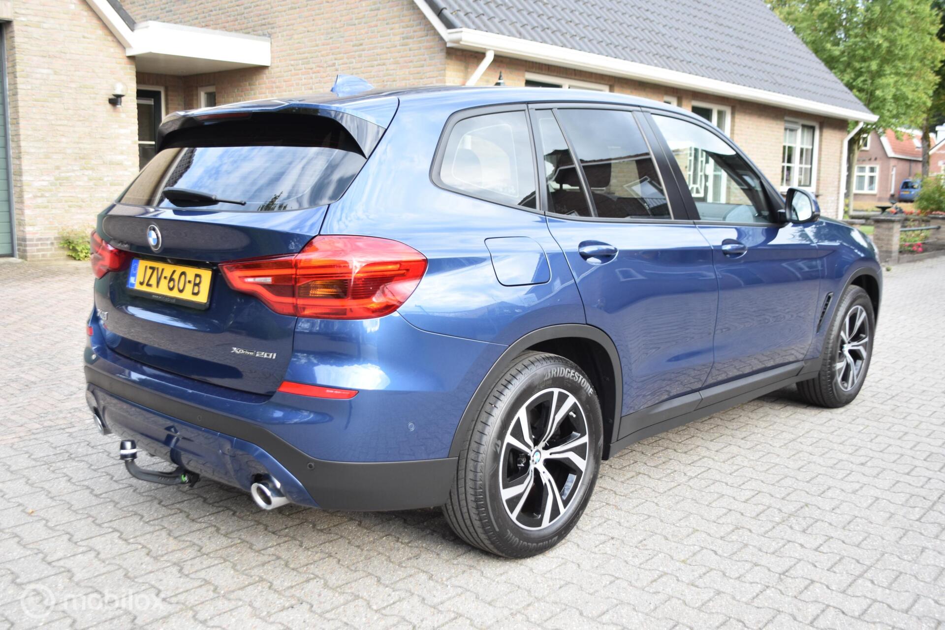 Foto van BMW X3 Xdrive20i