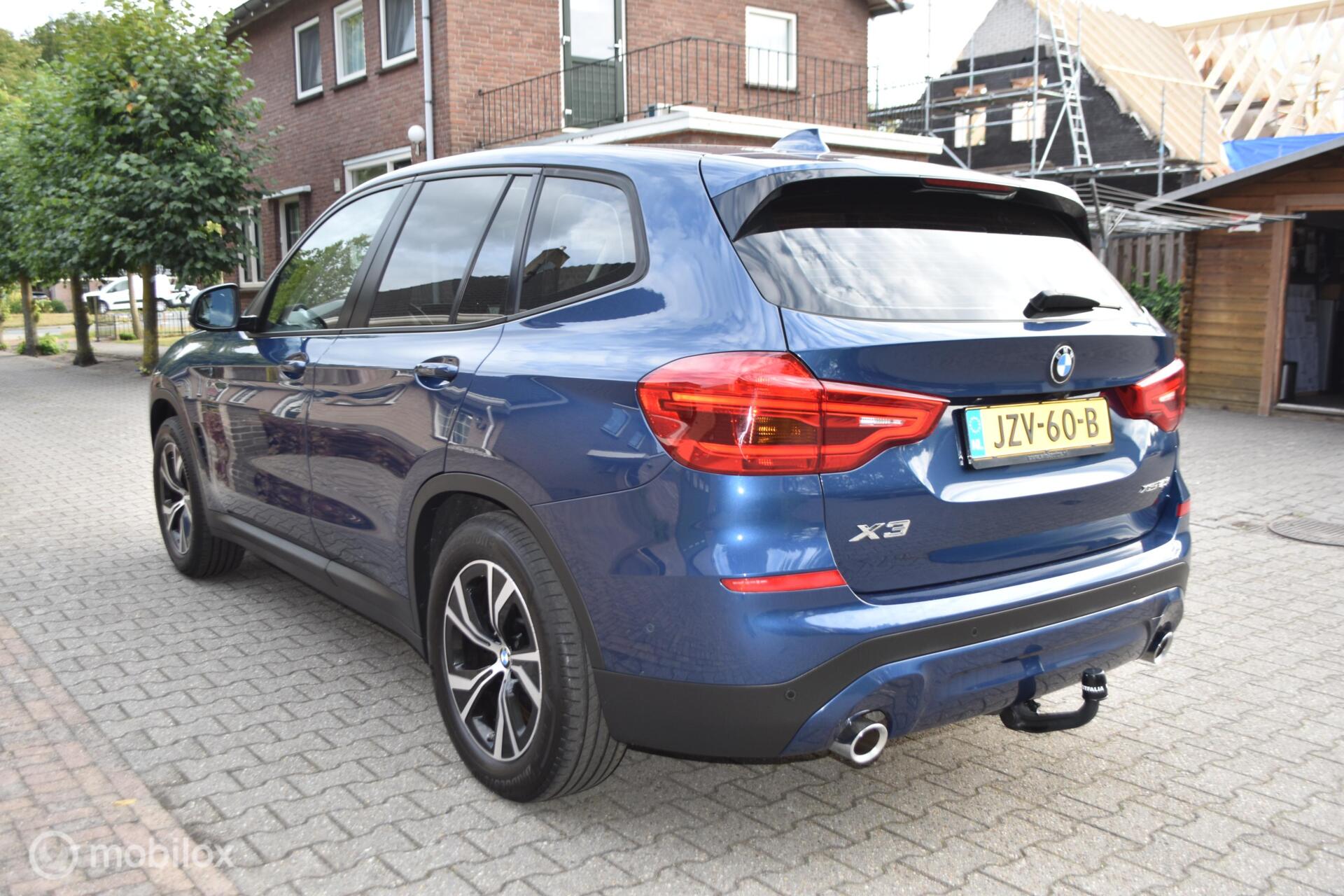 Foto van BMW X3 Xdrive20i