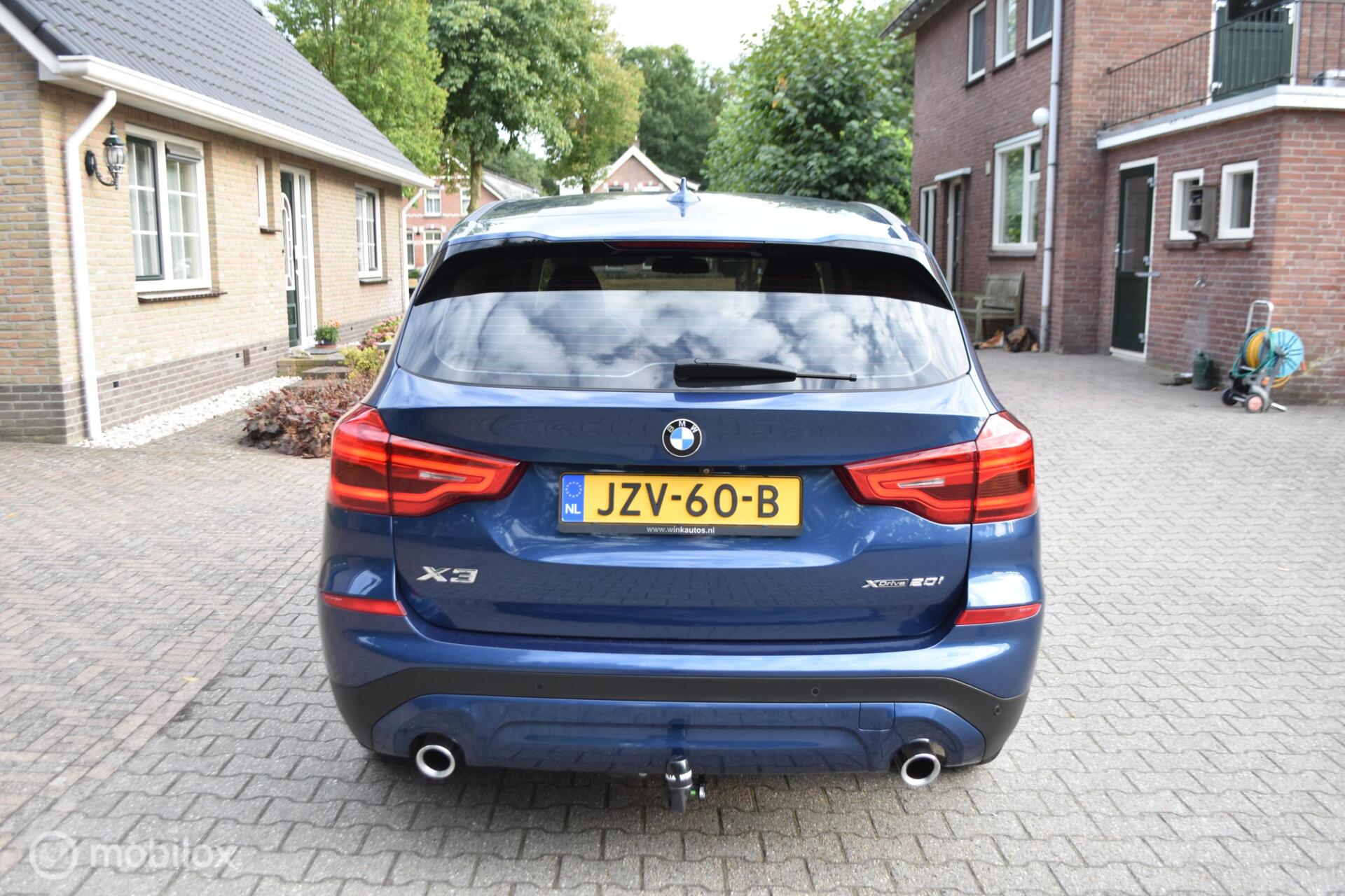 Foto van BMW X3 Xdrive20i
