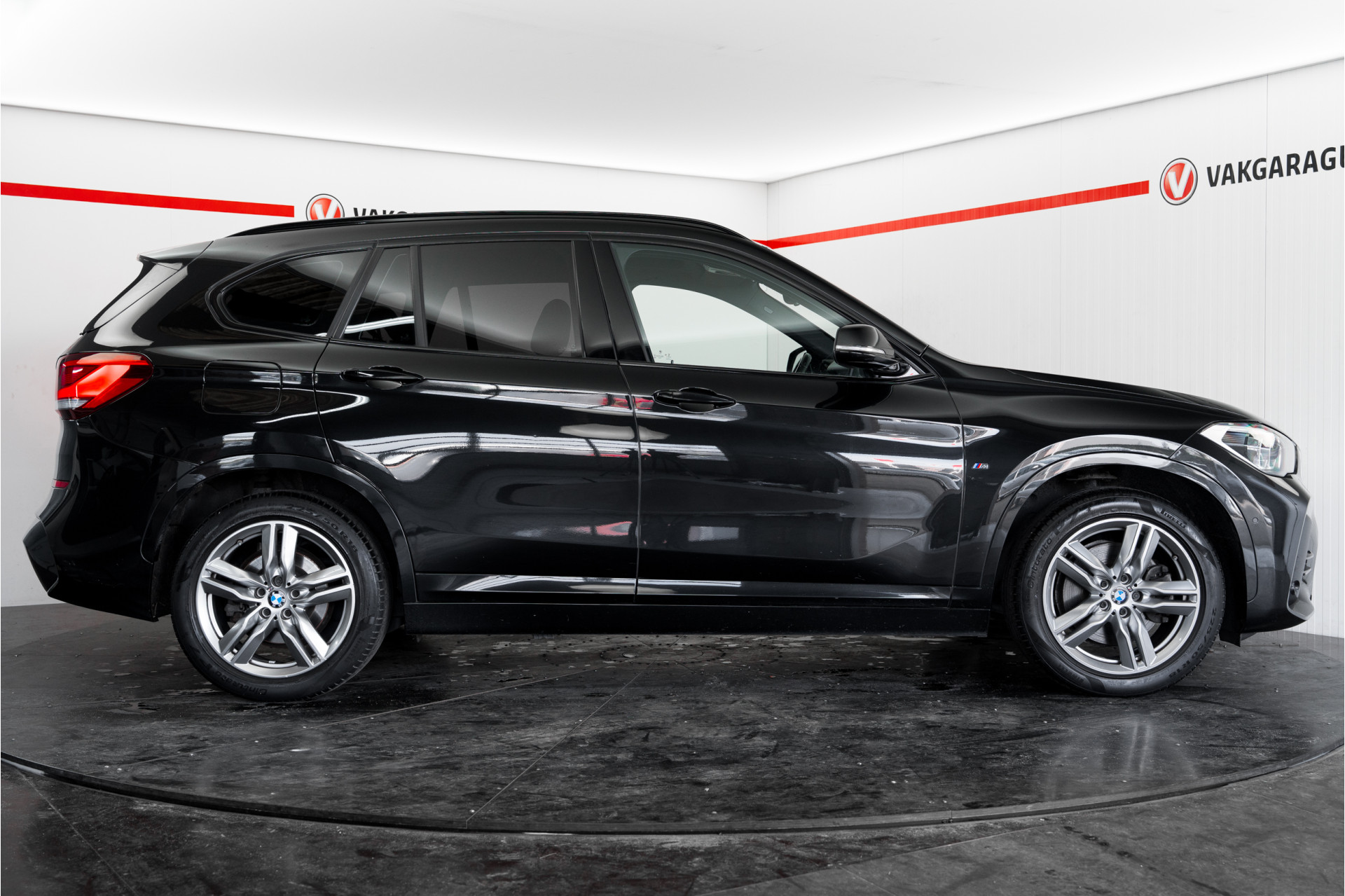 Foto van BMW X1 Xdrive25e