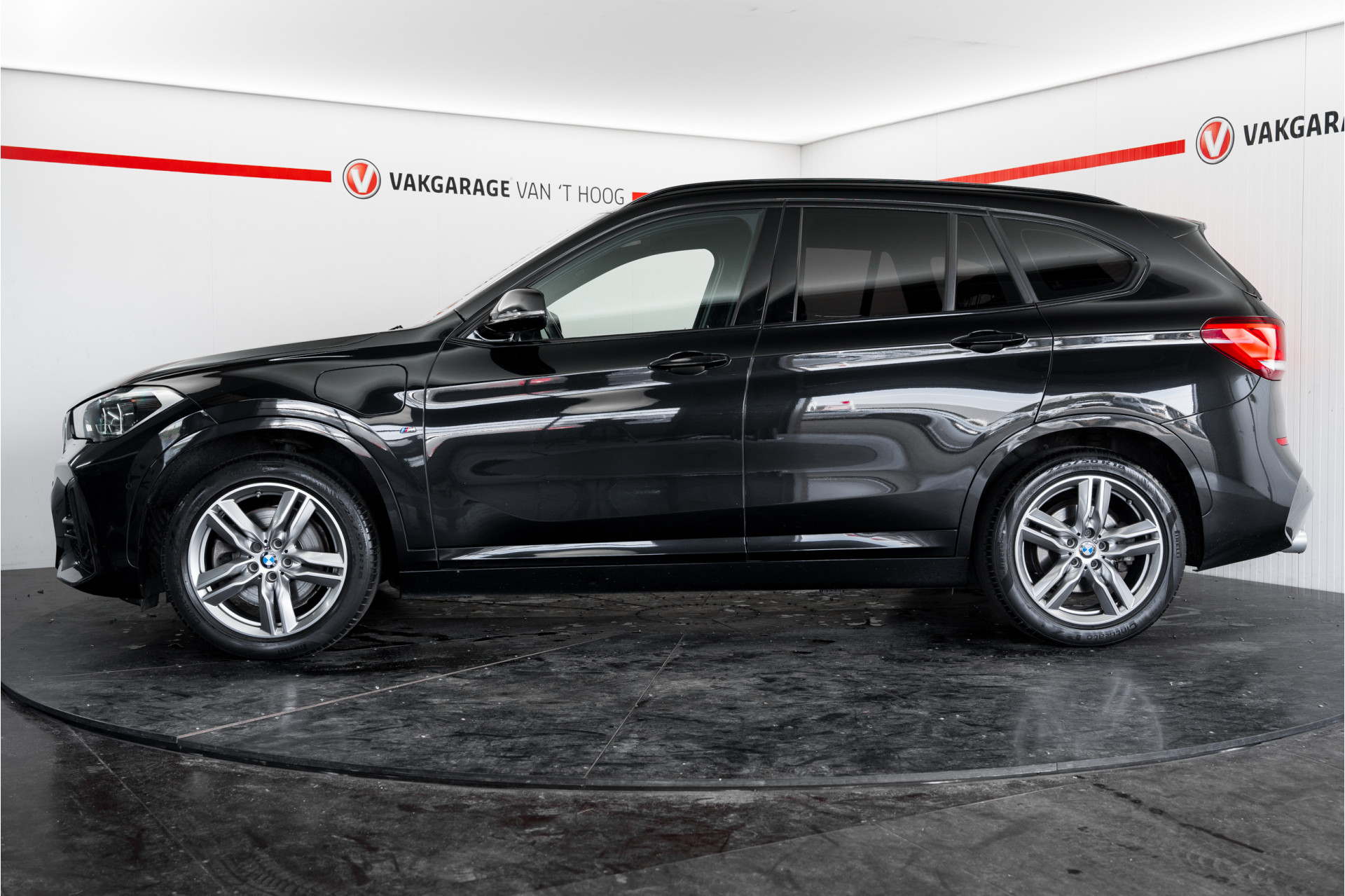 Foto van BMW X1 Xdrive25e