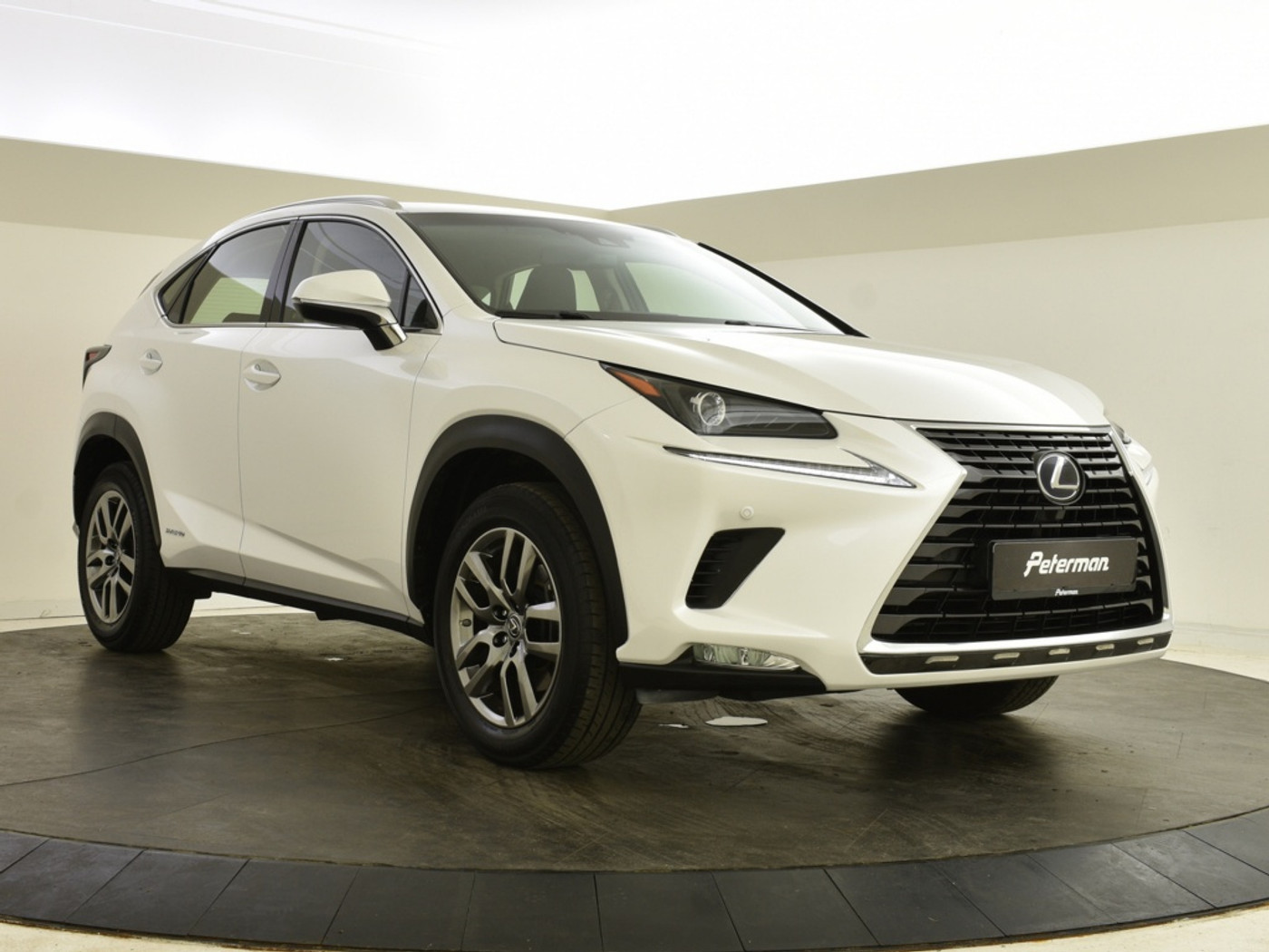 Foto van Lexus Lexus Nx300h