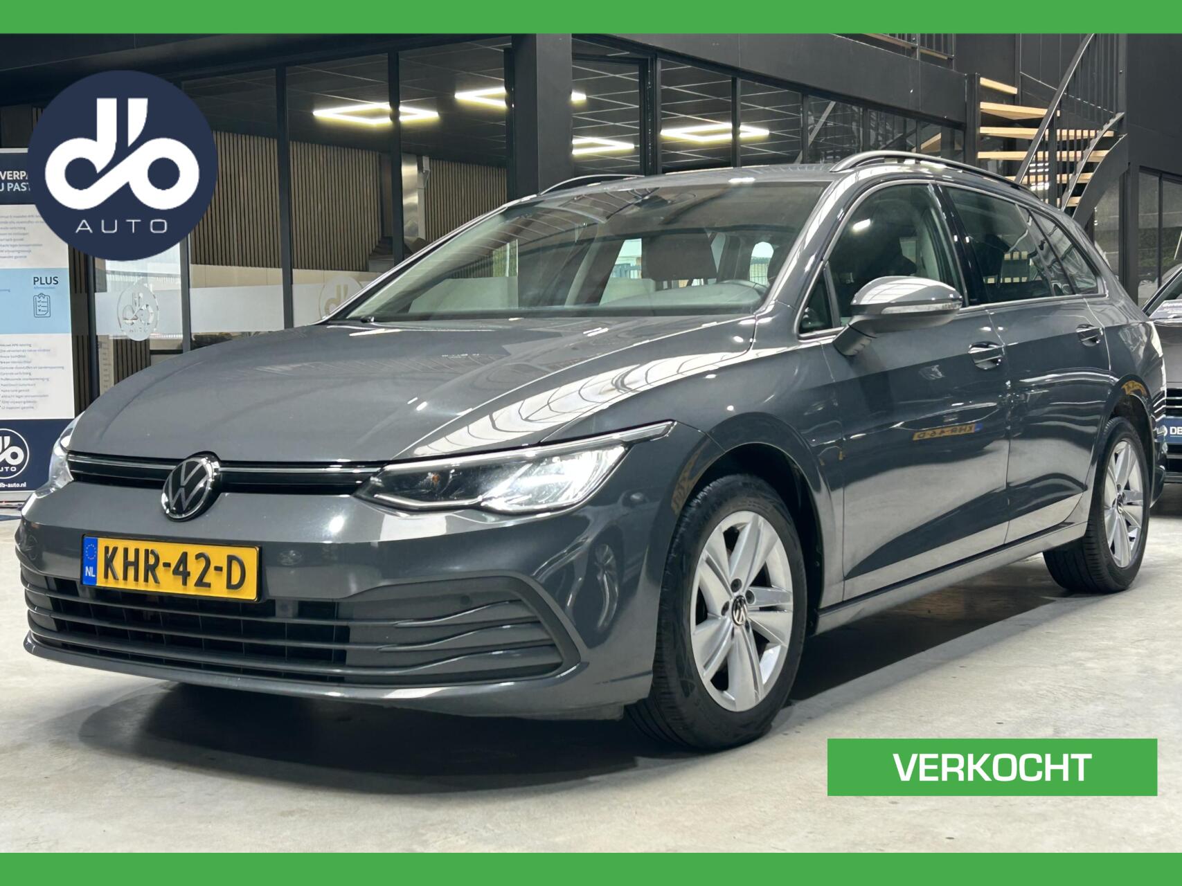 Volkswagen Golf Variant 1.0 eTSI AUTOM. Life DIGI DASHB. I FULL LED I PDC V+A I NAVI I CARPLAY 2021 - voorkant