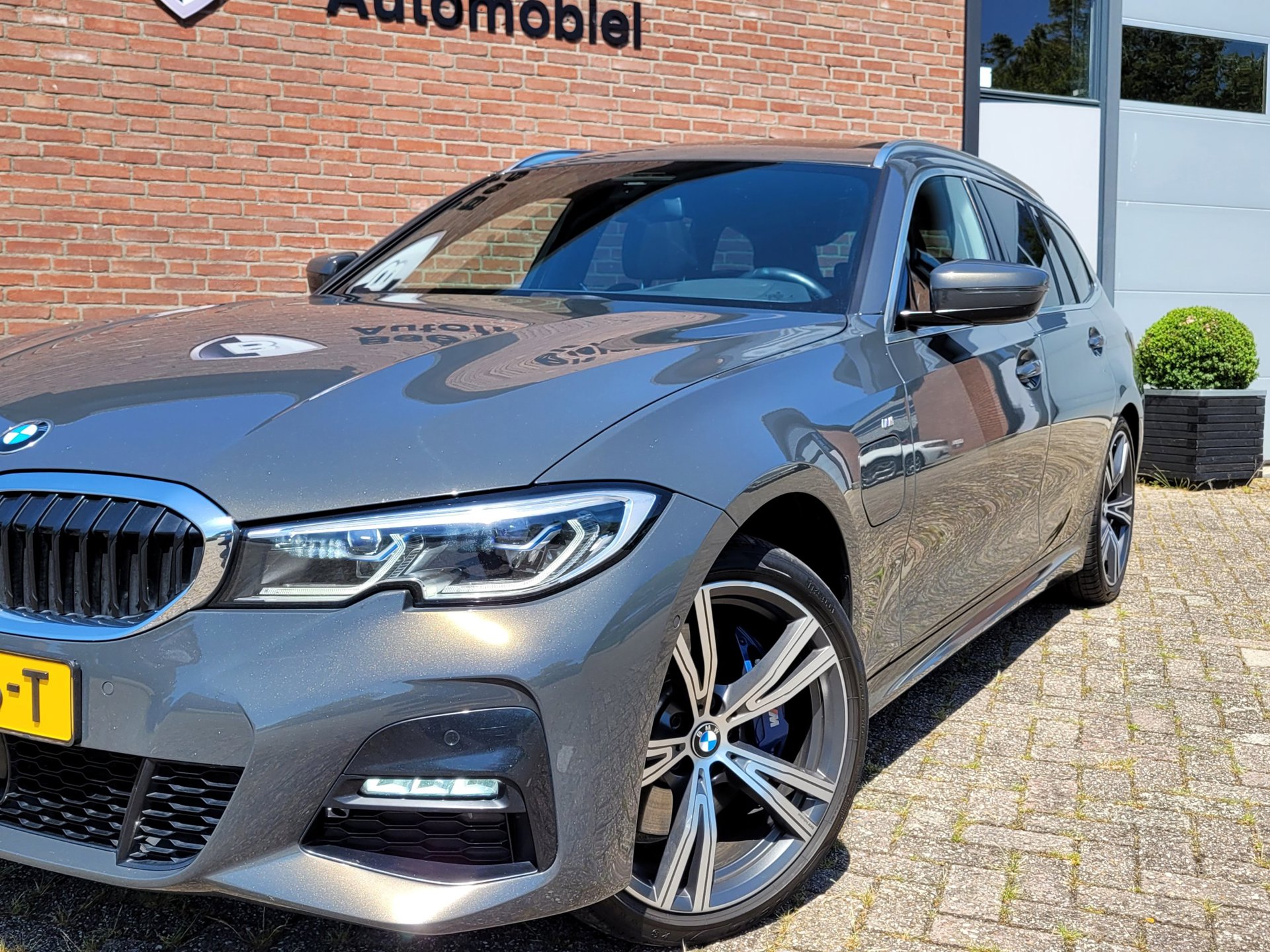 Foto van BMW 330e xDrive