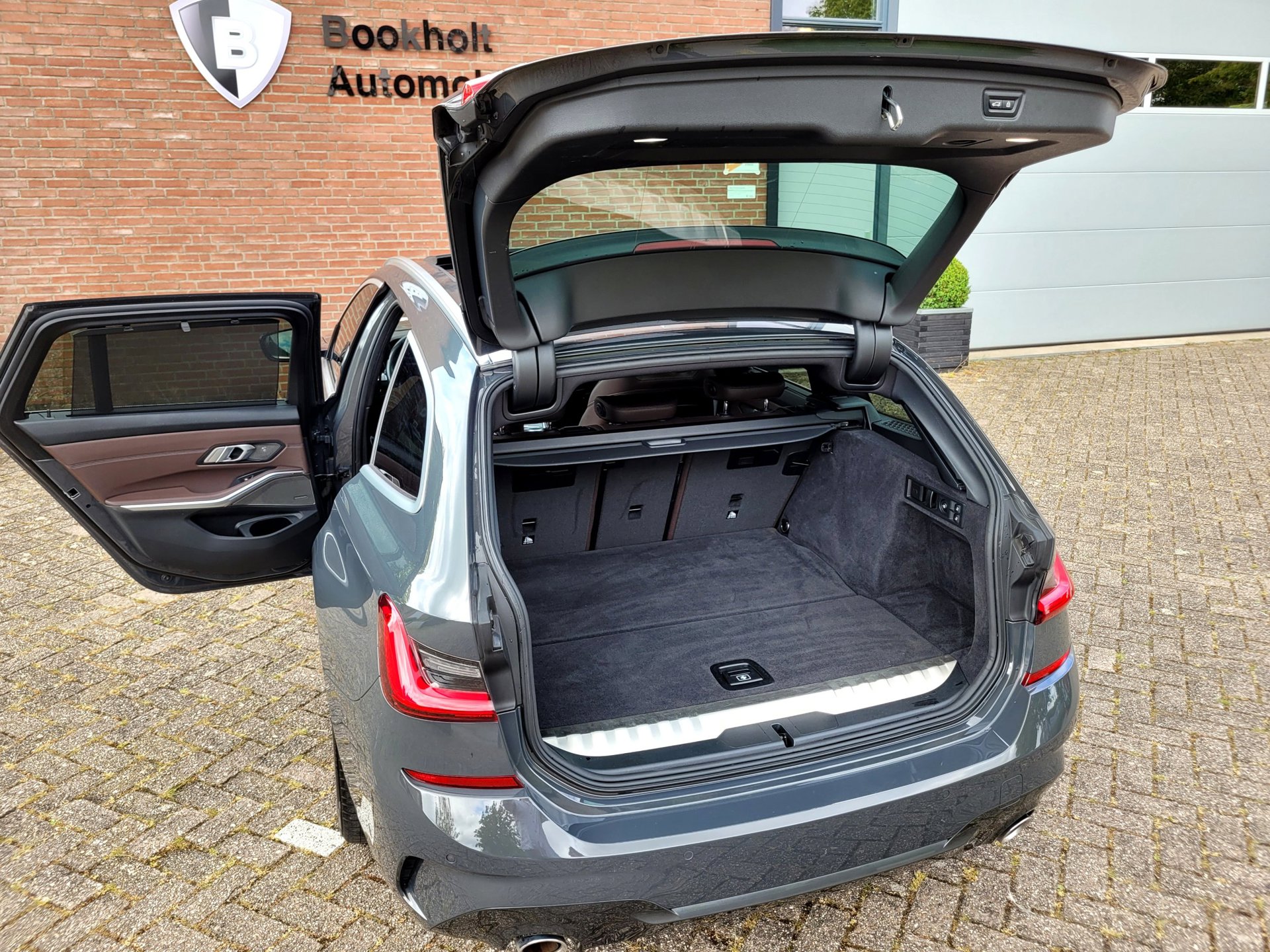 Foto van BMW 330e xDrive