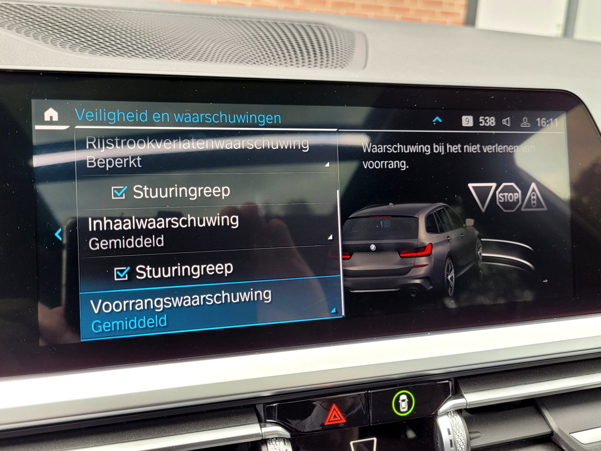 Foto van BMW 330e xDrive