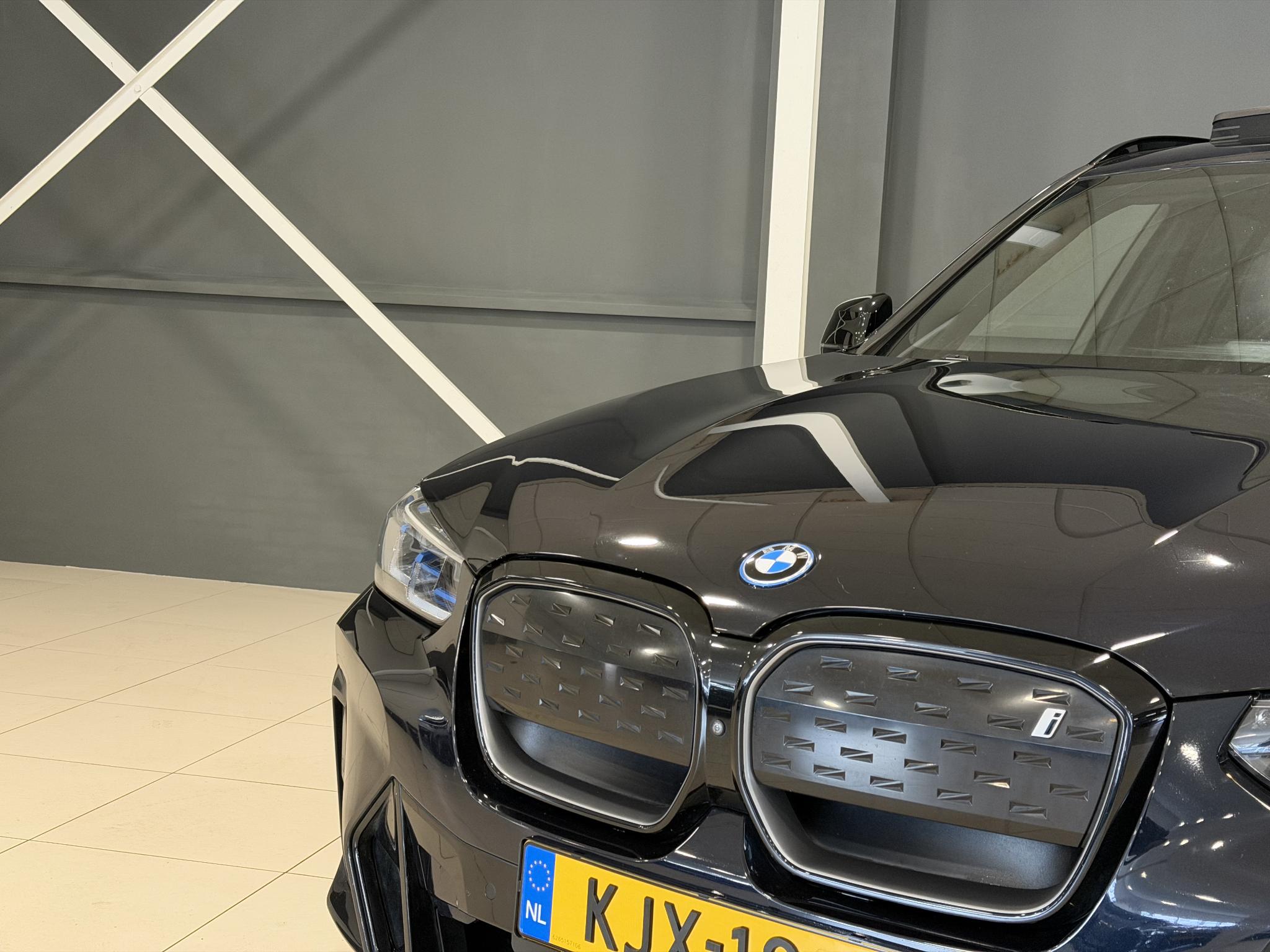 Foto van BMW Ix3
